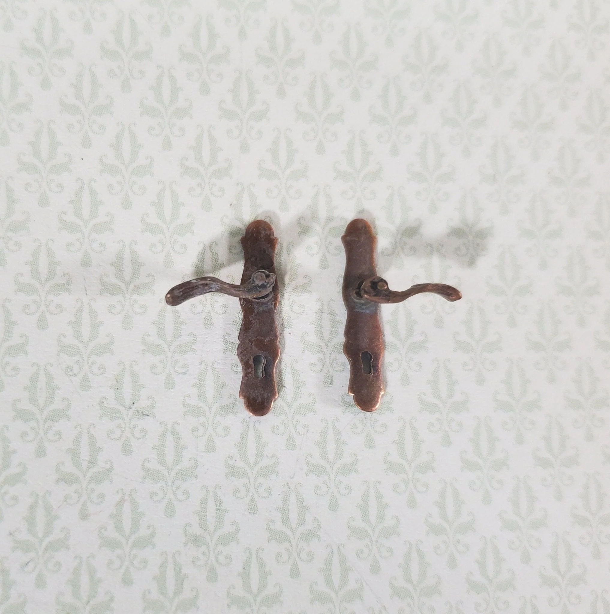 Dollhouse Door Handles Bronze x2 French Lever Style 1:12 Scale Miniatures CLA05580 - Image 2