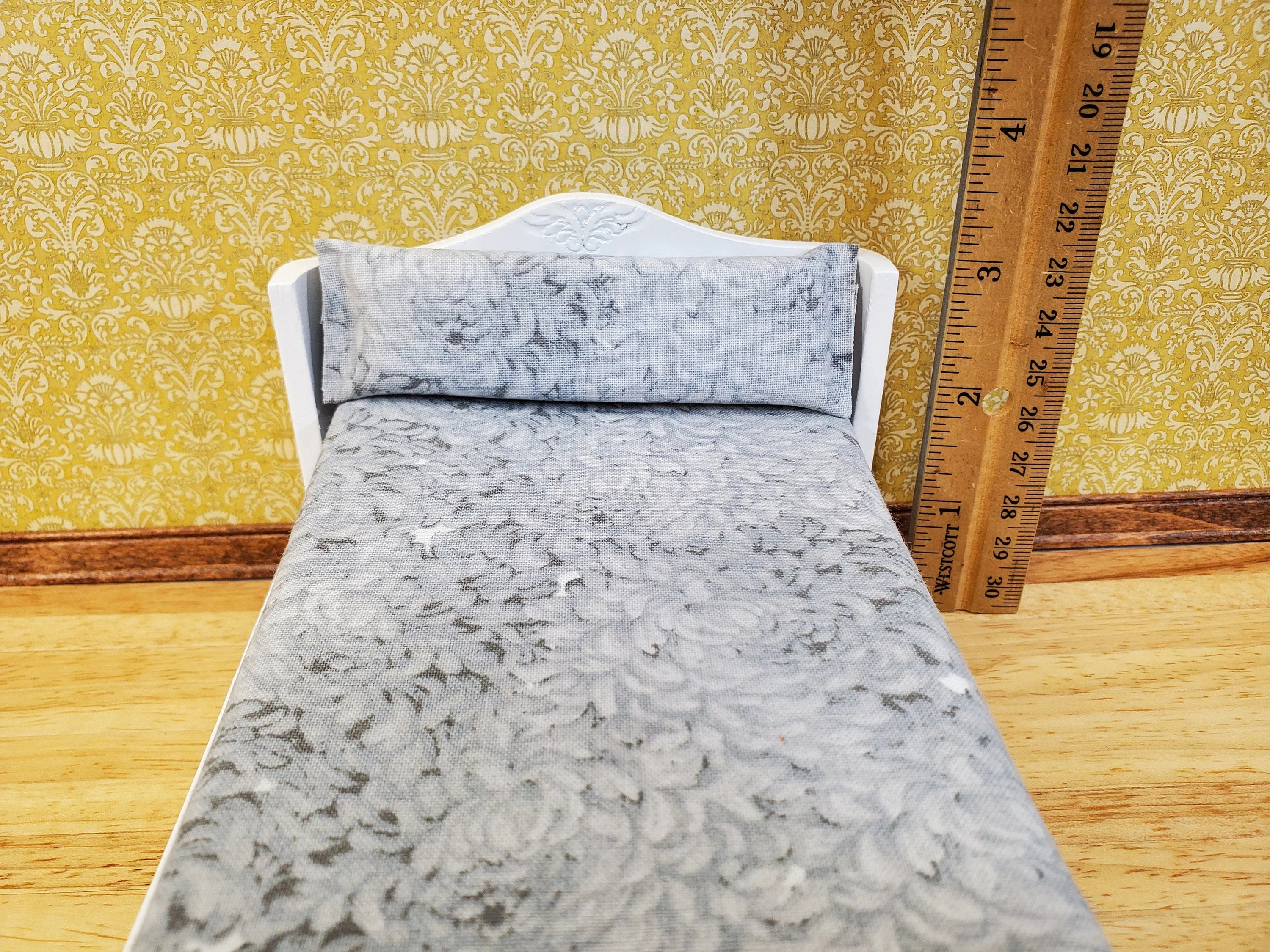 Dollhouse Double Bed White with Grey Bedding 1:12 Scale Bedroom Furniture - Image 3