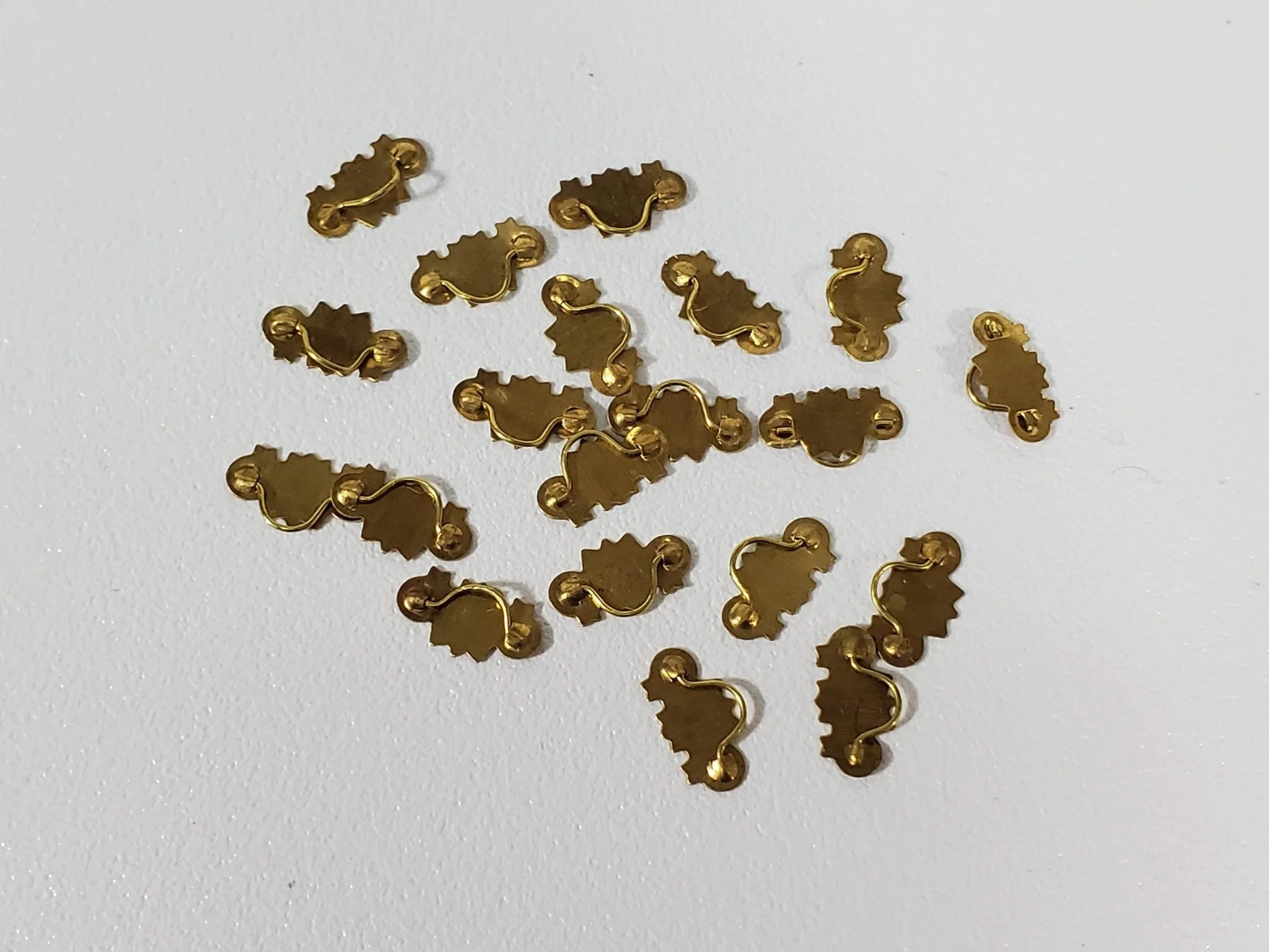 Dollhouse Drawer Pulls Victorian Style Gold Metal 20 Pieces 1:12 Scale Miniatures