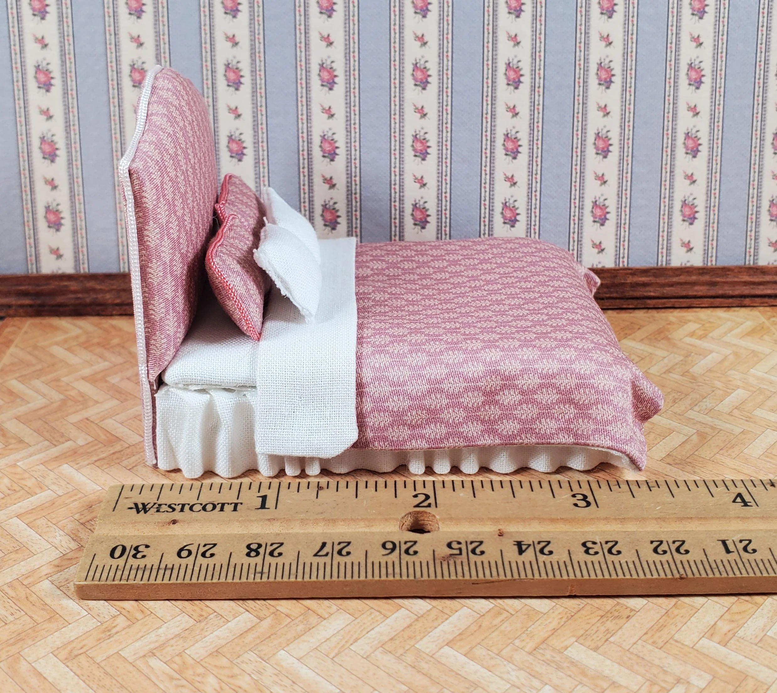 Dollhouse Dressed Bed HALF SCALE Furniture 1:24 Miniature Dark Pink Sheets Pillows - Image 5