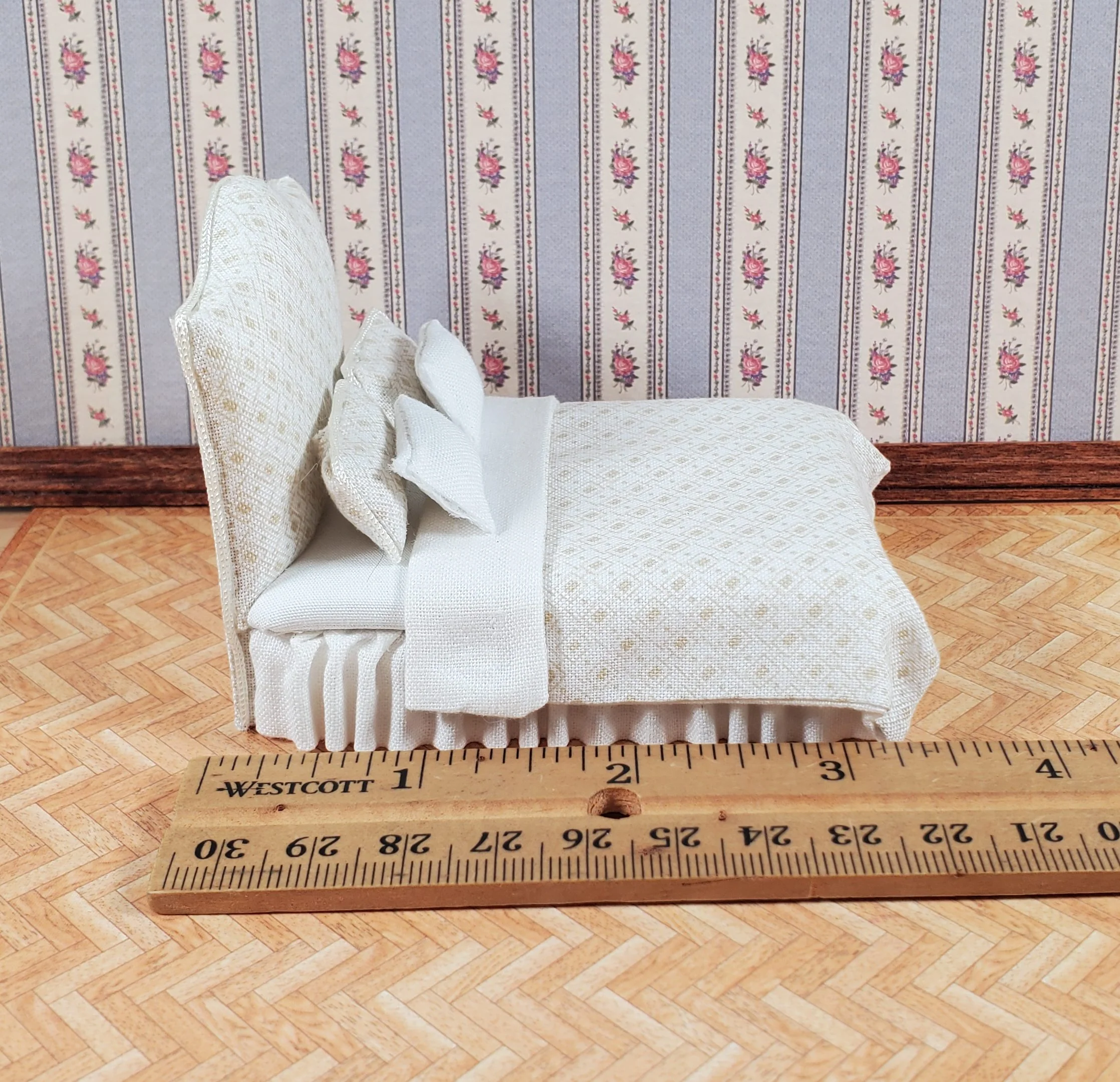 Dollhouse Dressed Bed HALF SCALE Furniture 1:24 Miniature White Sheets Pillows - Image 4