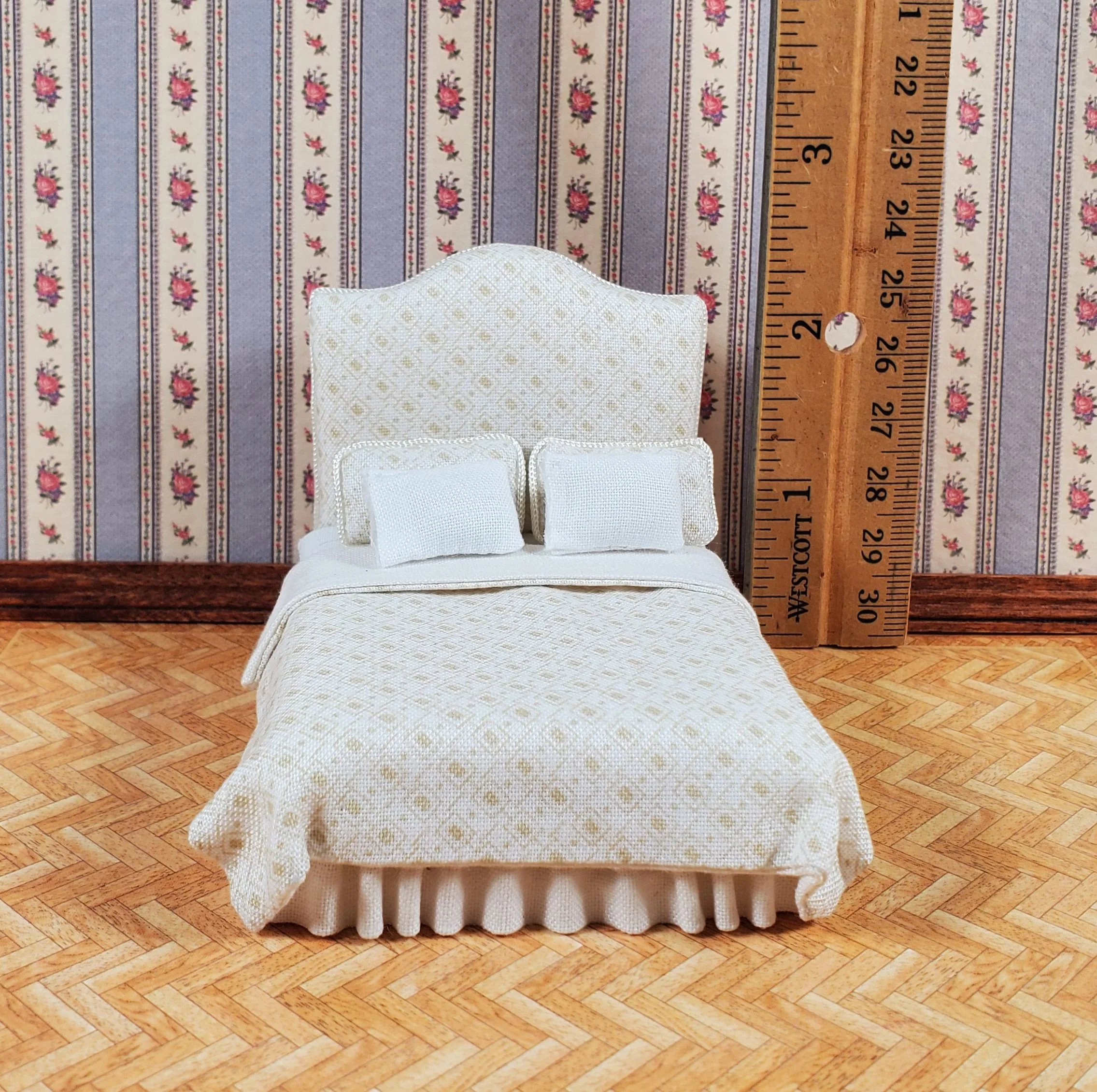 Dollhouse Dressed Bed HALF SCALE Furniture 1:24 Miniature White Sheets Pillows - Image 5