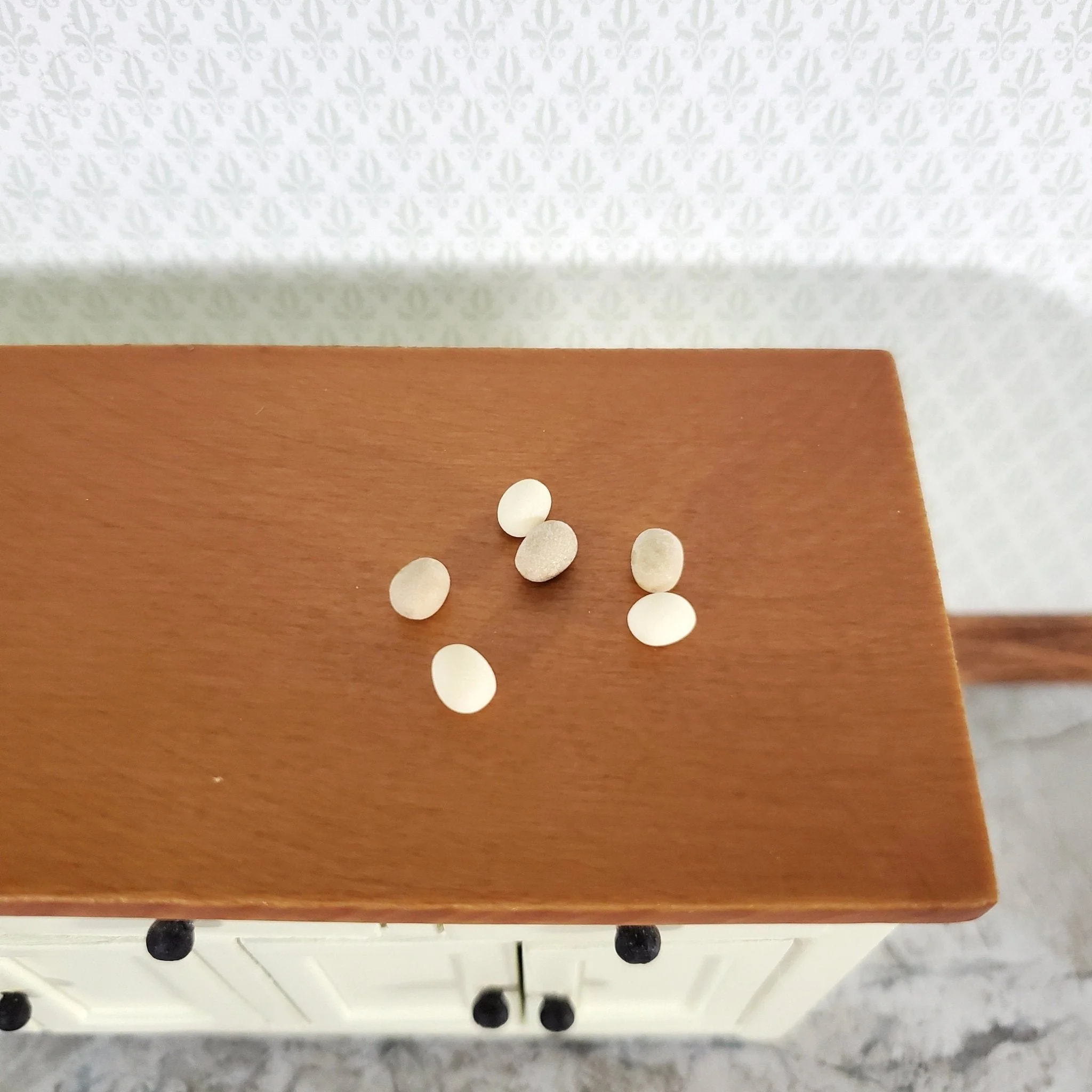 Dollhouse Eggs Half Dozen (6) Brown & White 1:12 Scale Food Groceries Kitchen