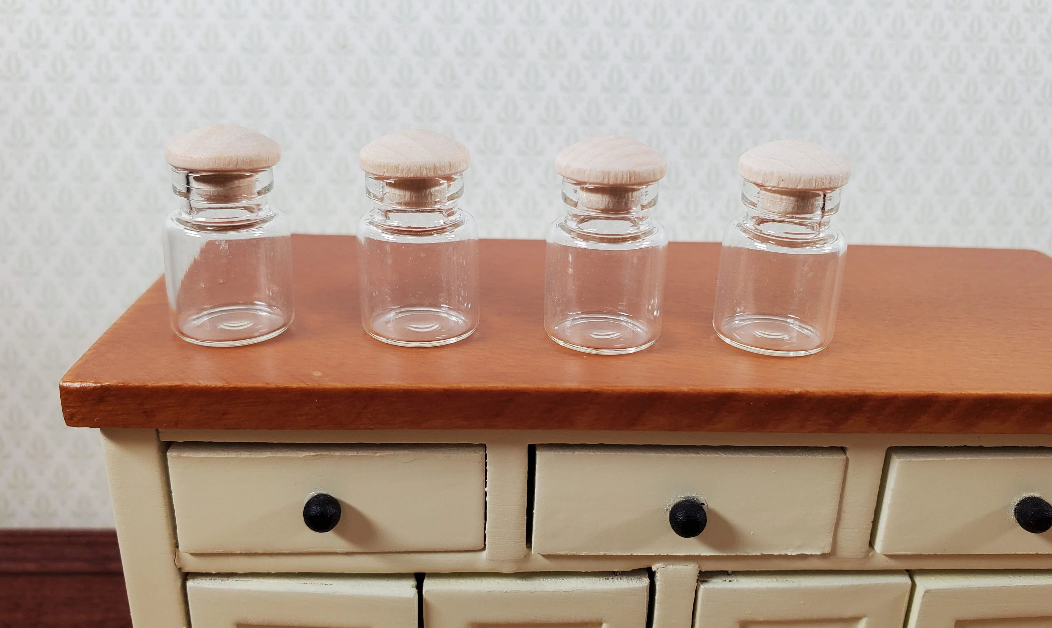 Dollhouse Empty Glass Jars with Wood Caps x4 1:12 Scale Miniatures Accessories