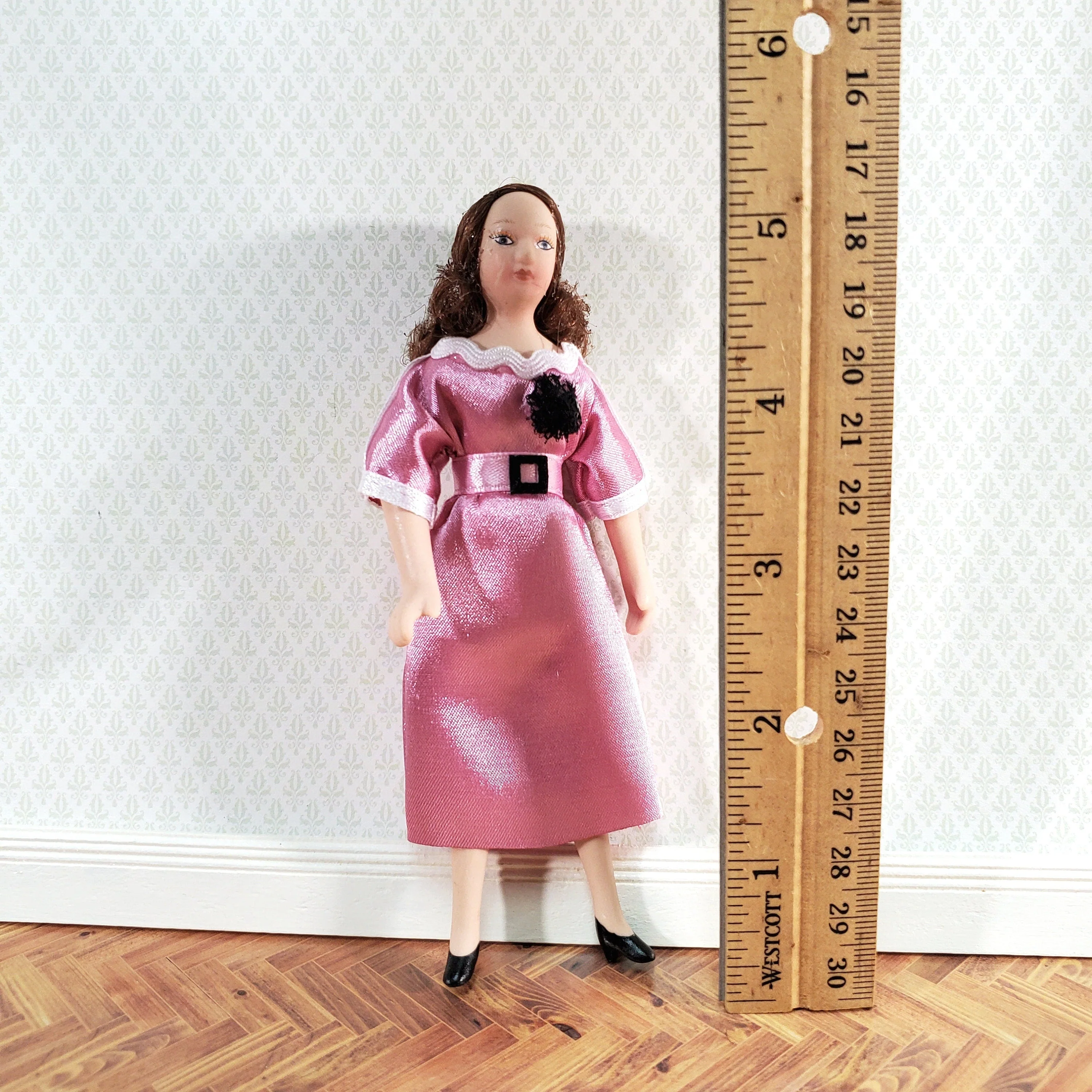 Dollhouse Female Doll Mom Mother Pink Dress Porcelain 1:12 Scale Woman - Image 2