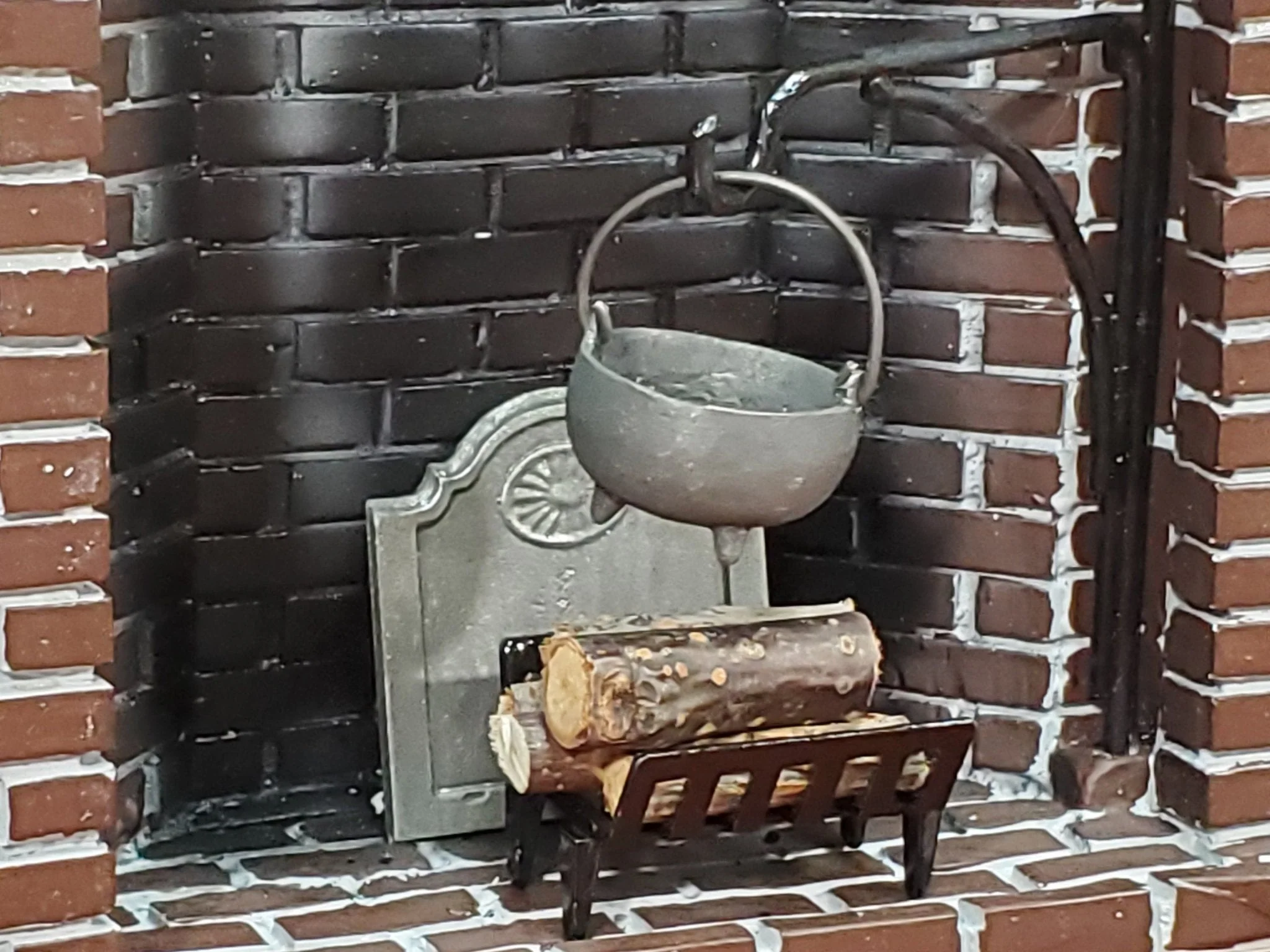 Dollhouse Fireback for Fireplace Metal 1:12 Scale Handcrafted by Olde Mountain Miniatures - Image 3