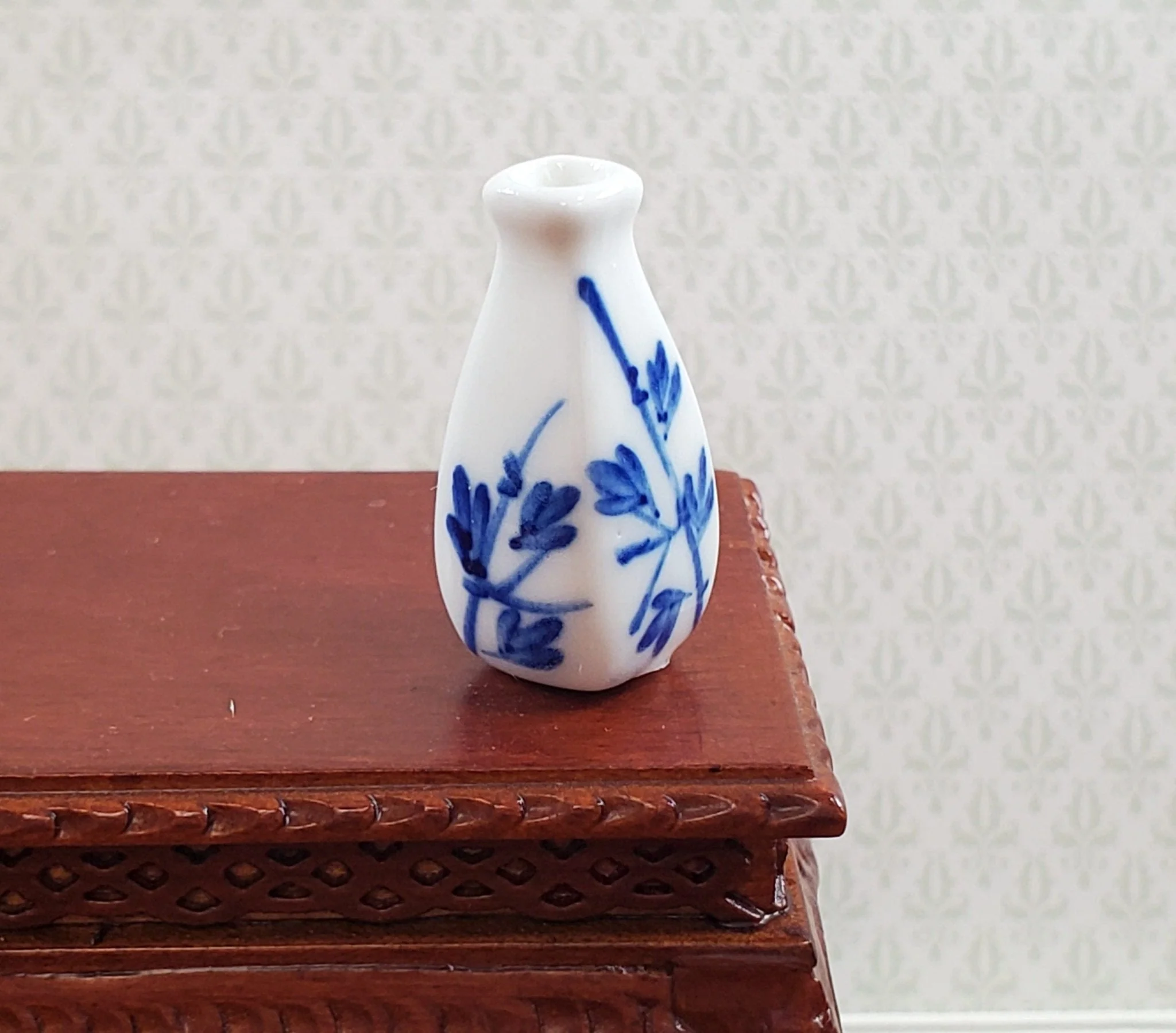 Dollhouse Flower Vase Blue & White Decorative Ceramic 1:12 Scale Miniature