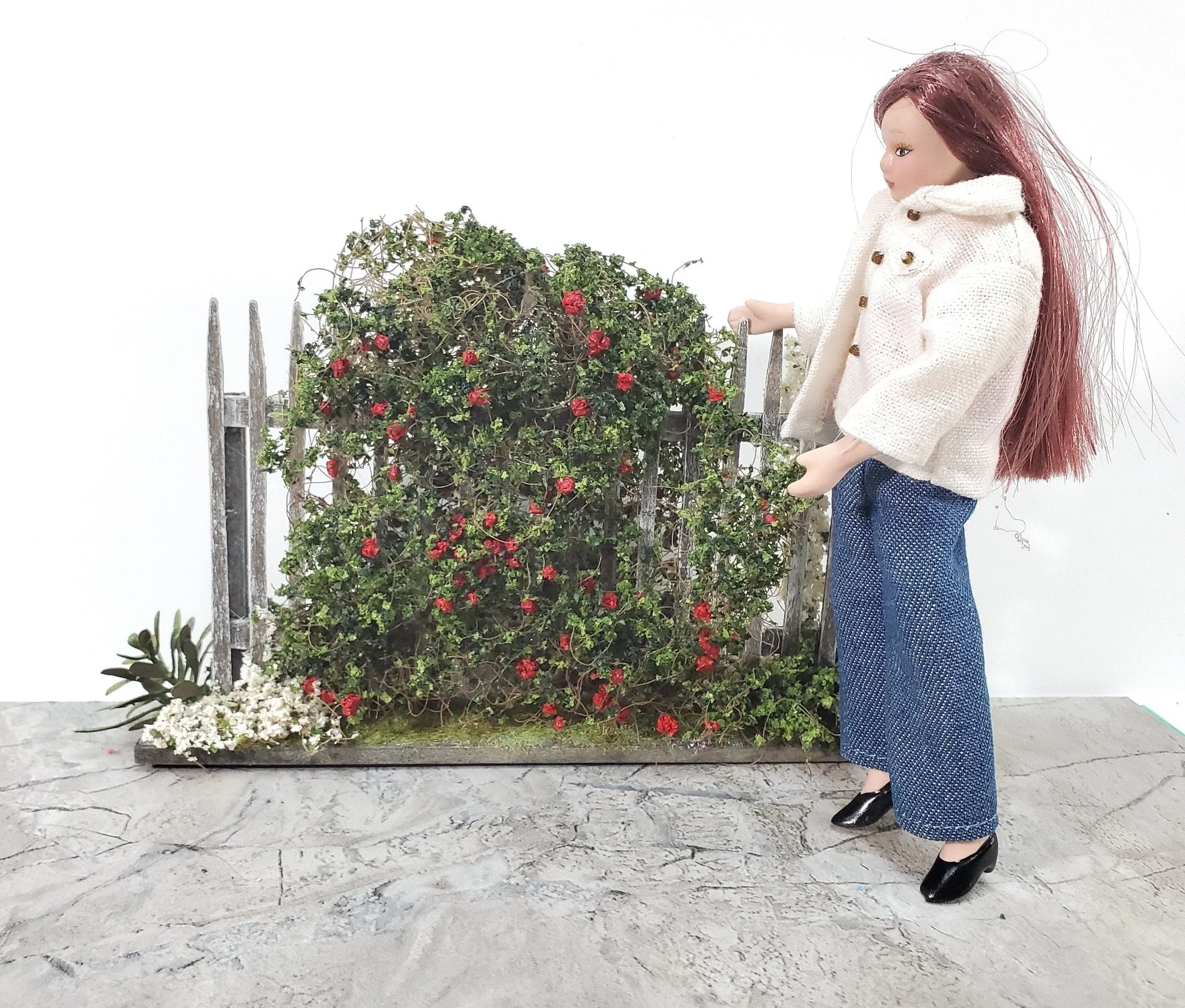 Dollhouse Flowers with Fence Red White Large 1:12 Scale Miniature 2 Sided - Image 6