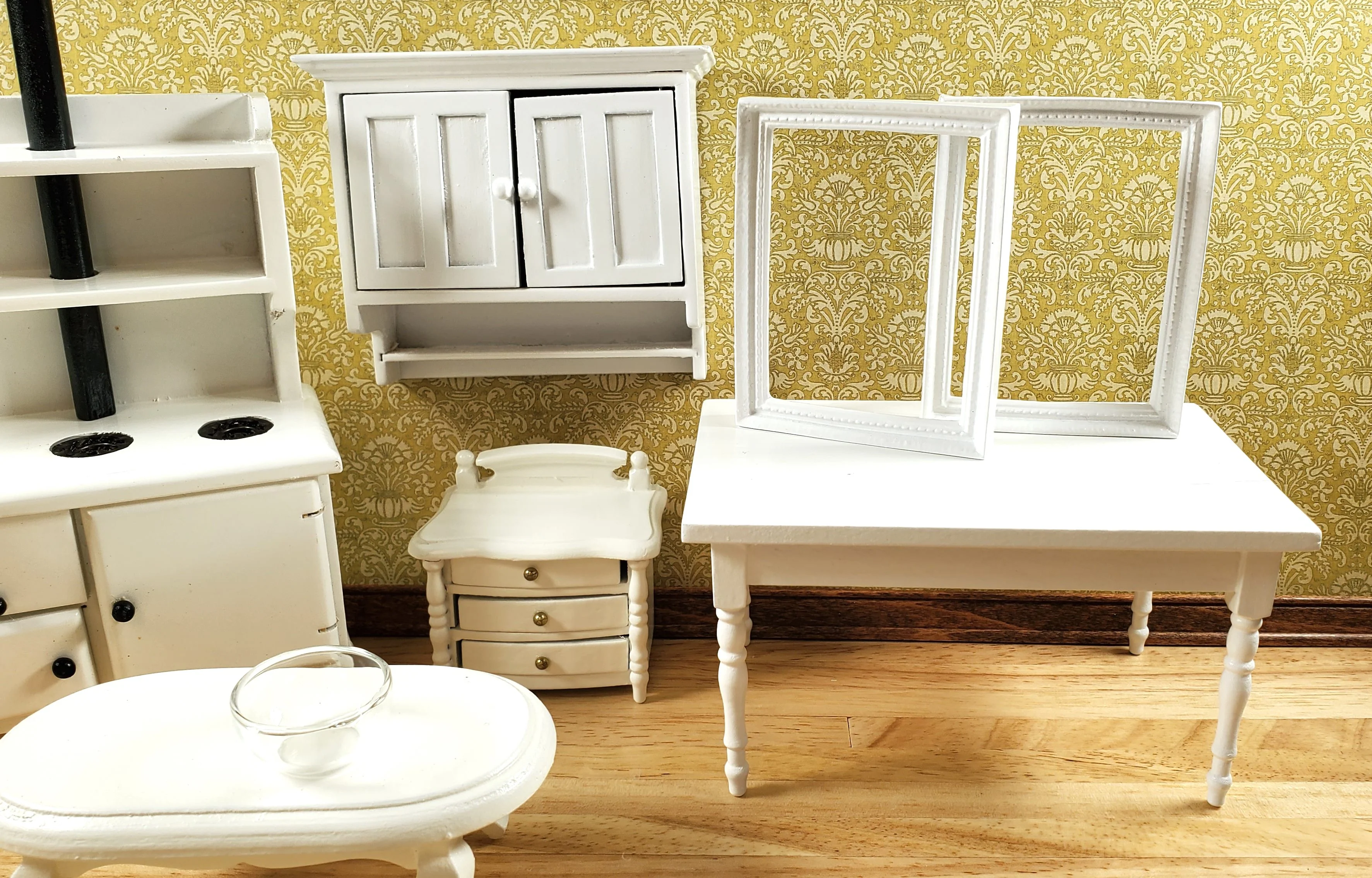 Dollhouse Furniture Lot Scratch & Dent 1:12 Scale White Table Stove Nightstand Picture Frames + - Image 3