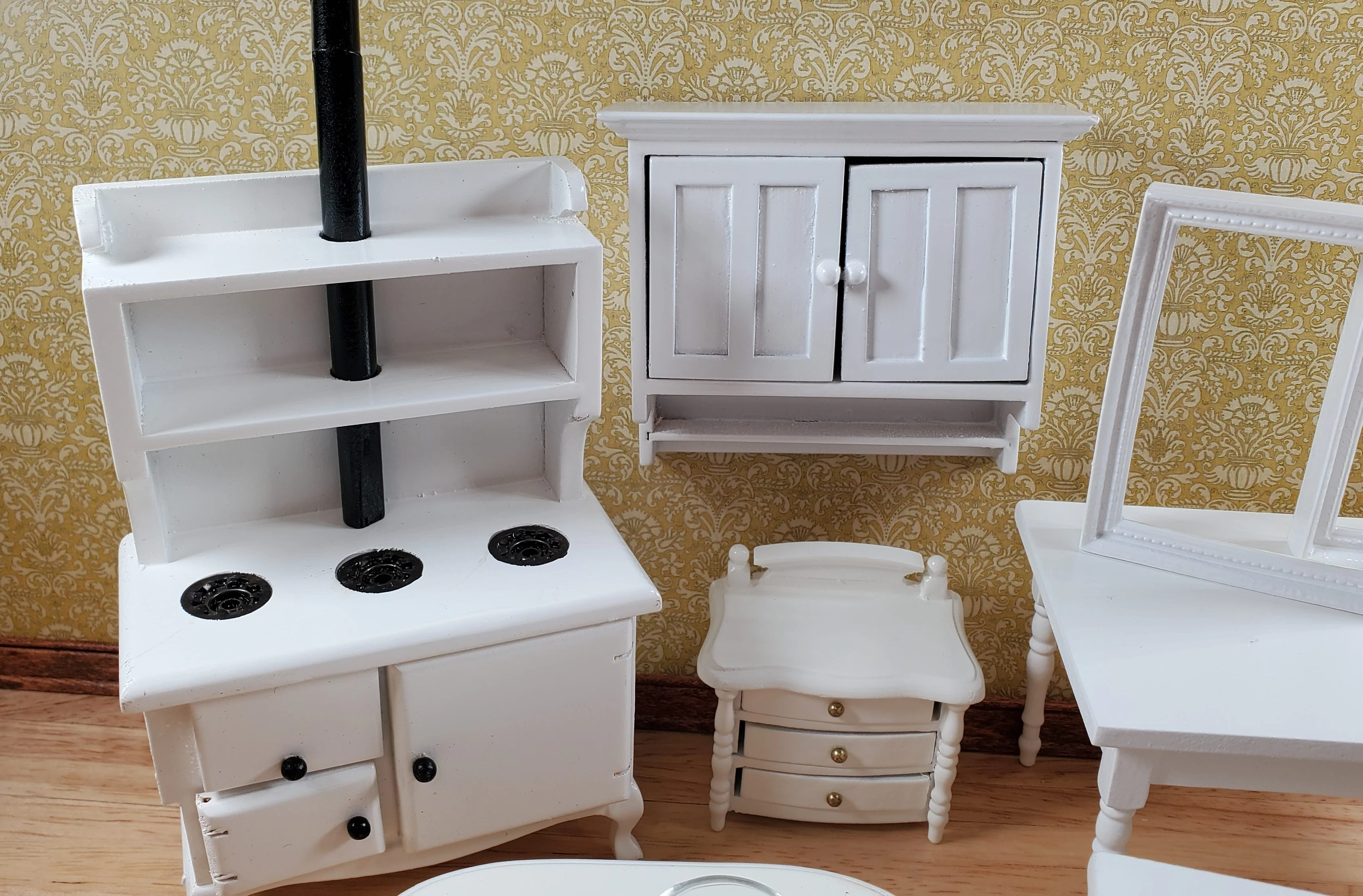 Dollhouse Furniture Lot Scratch & Dent 1:12 Scale White Table Stove Nightstand Picture Frames + - Image 5