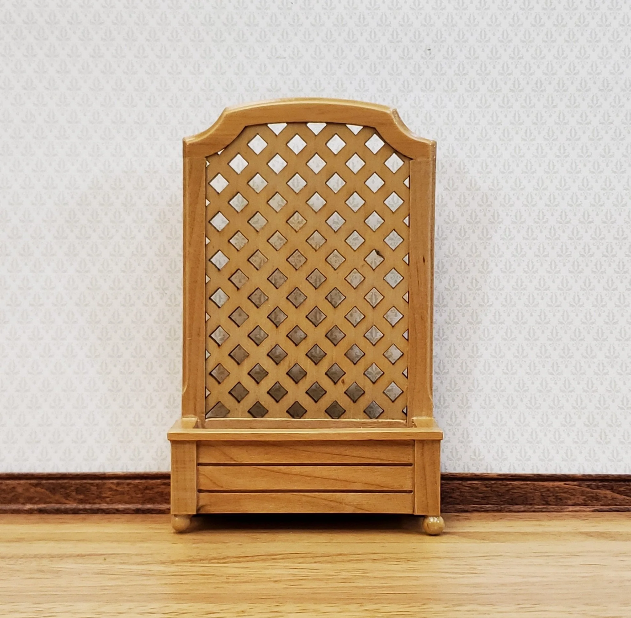Dollhouse Garden Trellis with Flower Box Light Oak Finish 1:12 Scale Miniature - Image 2