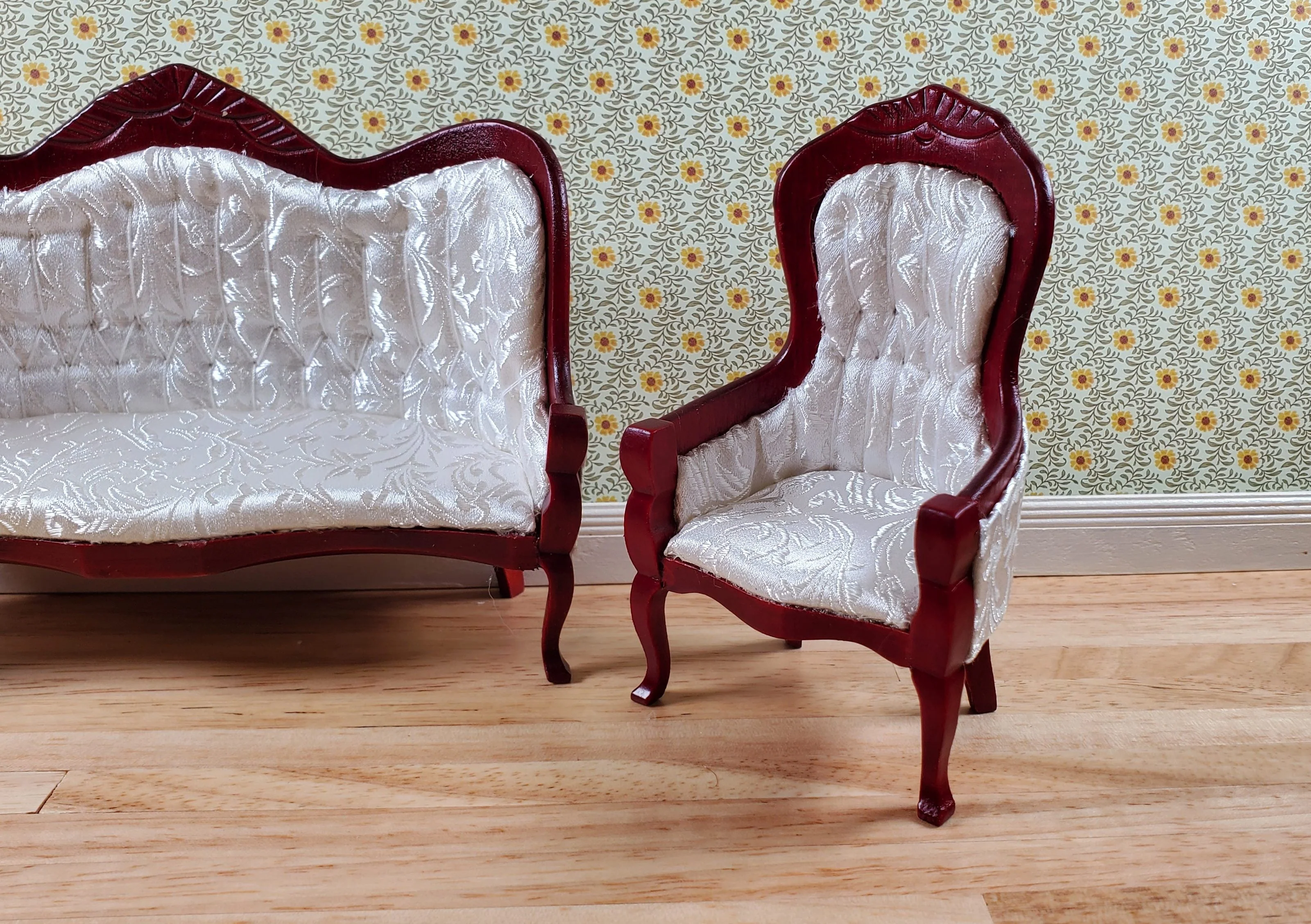 Dollhouse Gentlemen's Chair Victorian White Mahogany Finish 1:12 Scale Furniture - Image 3