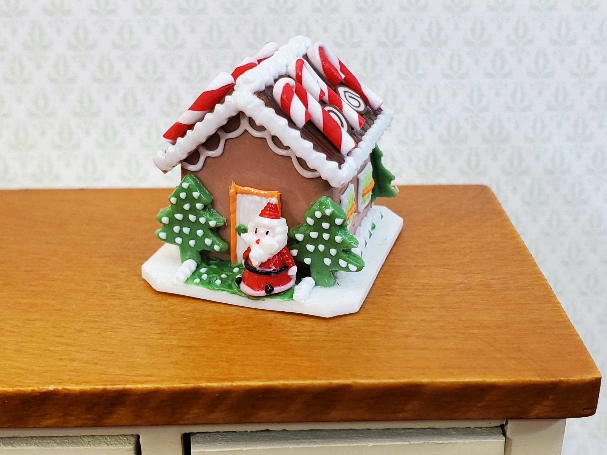 Dollhouse Gingerbread Christmas House with Santa 1:12 Scale Miniature Food