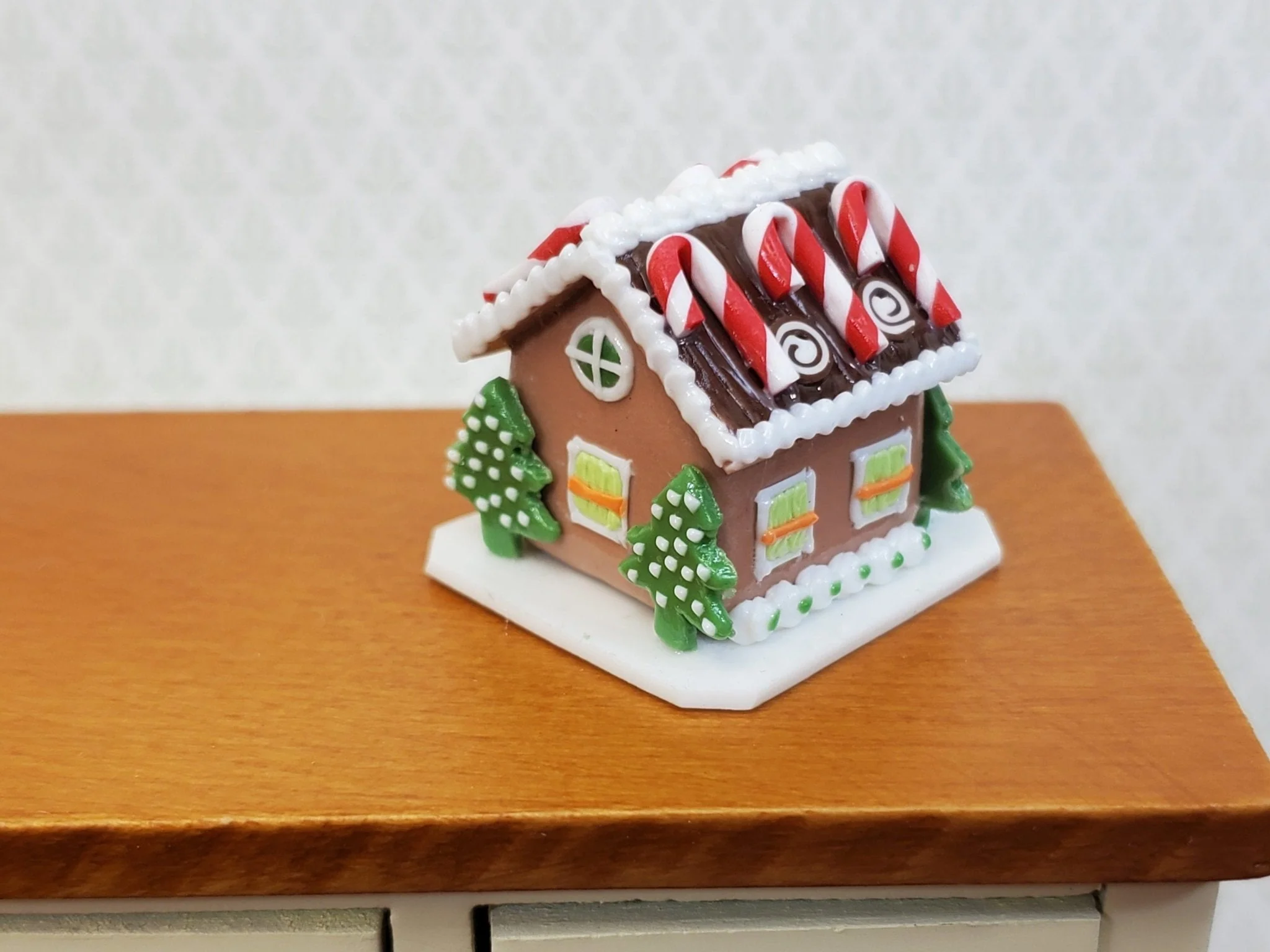 Dollhouse Gingerbread Christmas House with Santa 1:12 Scale Miniature Food - Image 2