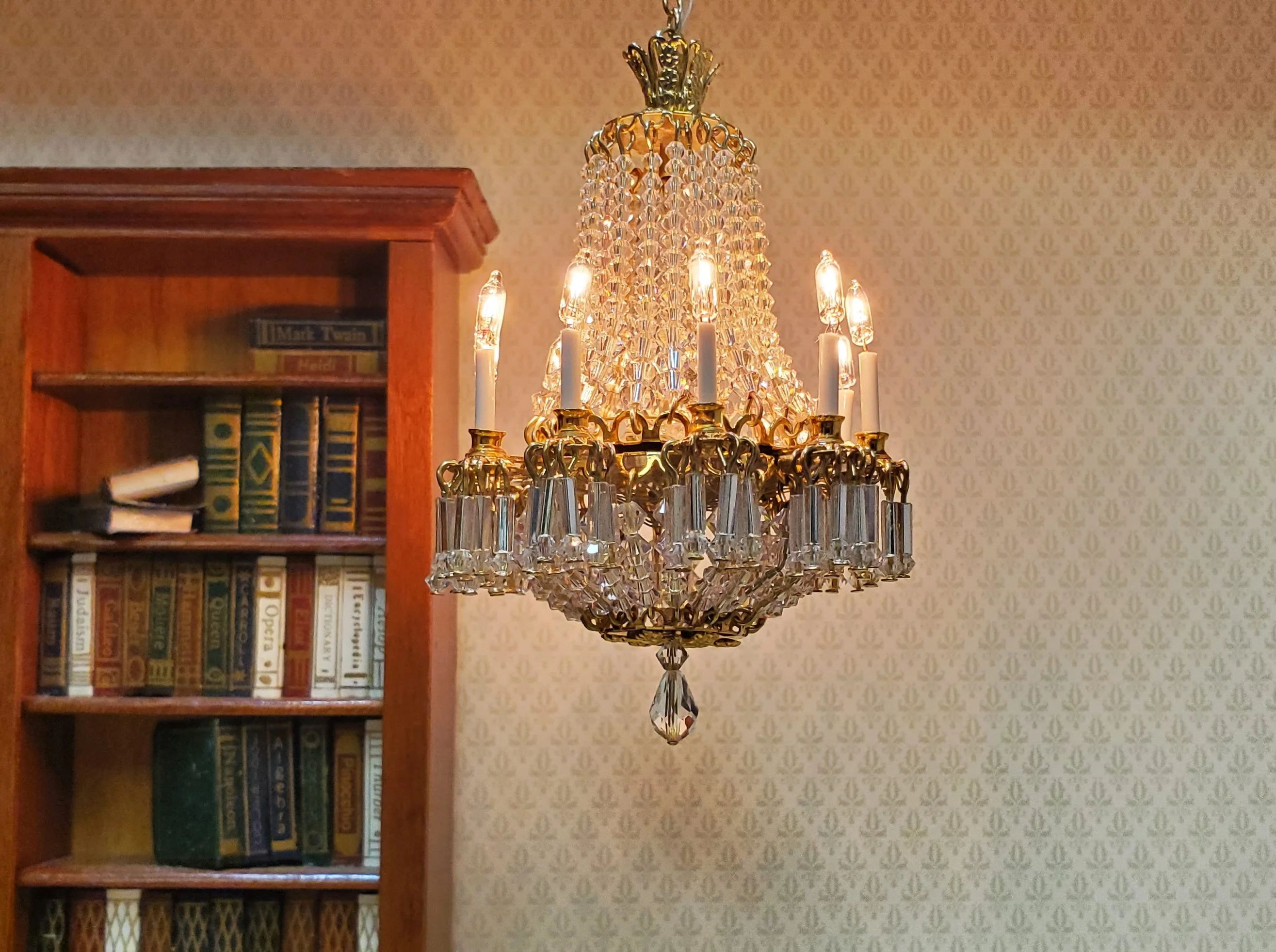 Dollhouse Grand Crystal Chandelier 10 Arm Real Glass 12 Volt 1:12 Scale - Image 2