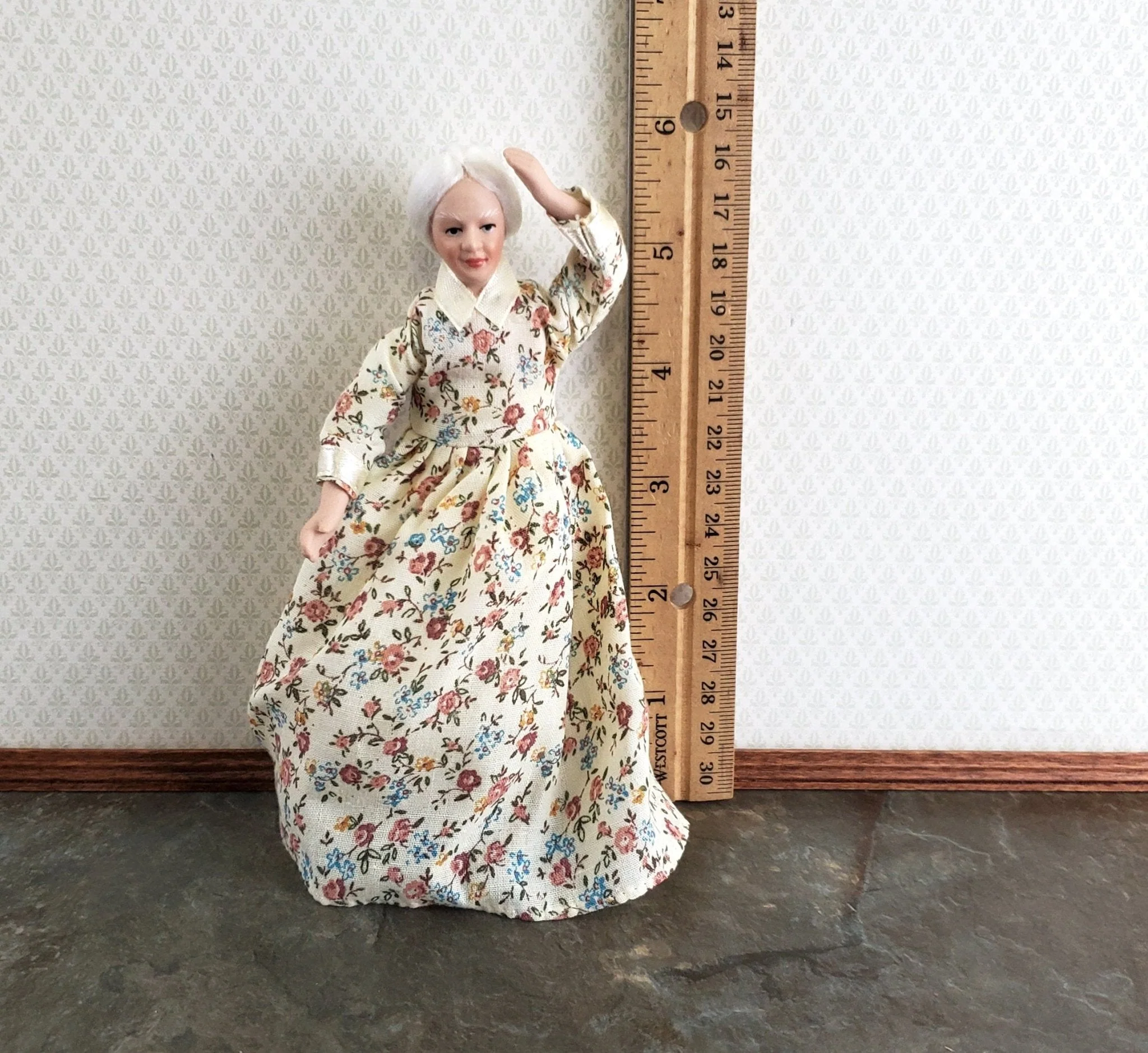 Dollhouse Grandma Porcelain Doll in Floral Dress Poseable 1:12 Scale Miniature - Image 3