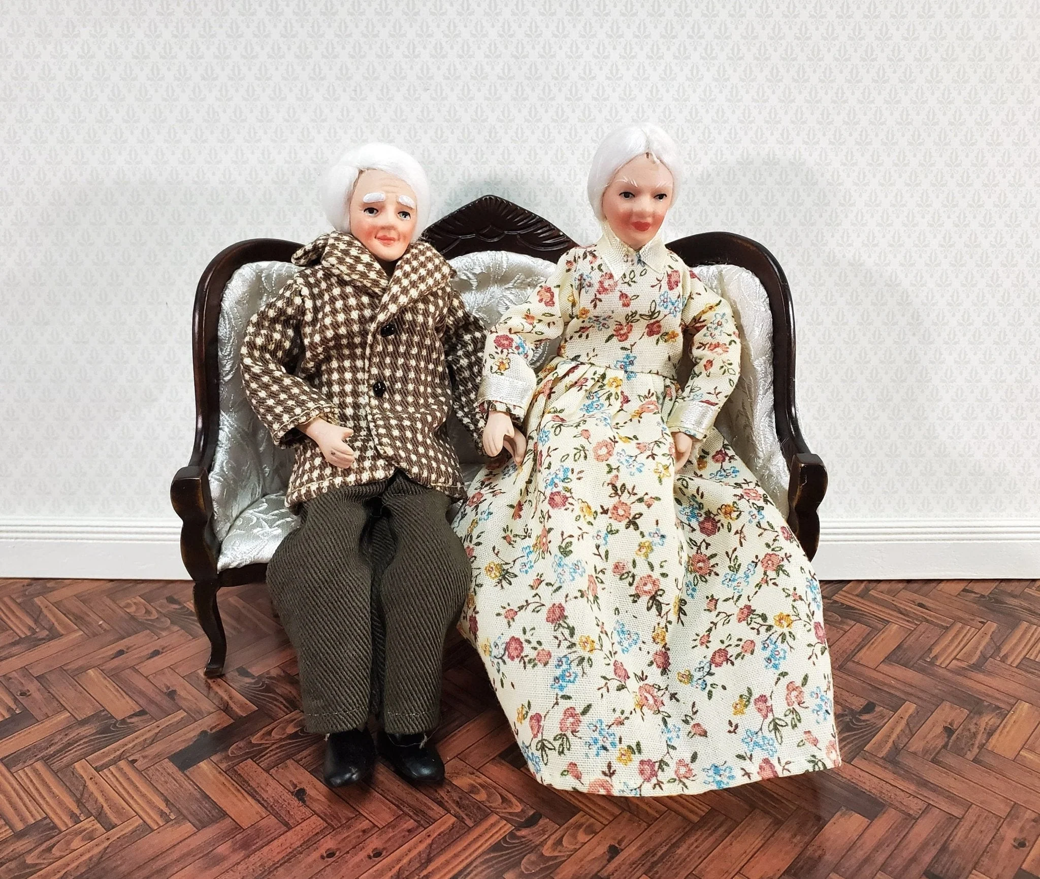 Dollhouse Grandparents Grandma & Grandpa Porcelain Dolls Poseable 1:12 Scale Miniatures - Image 4