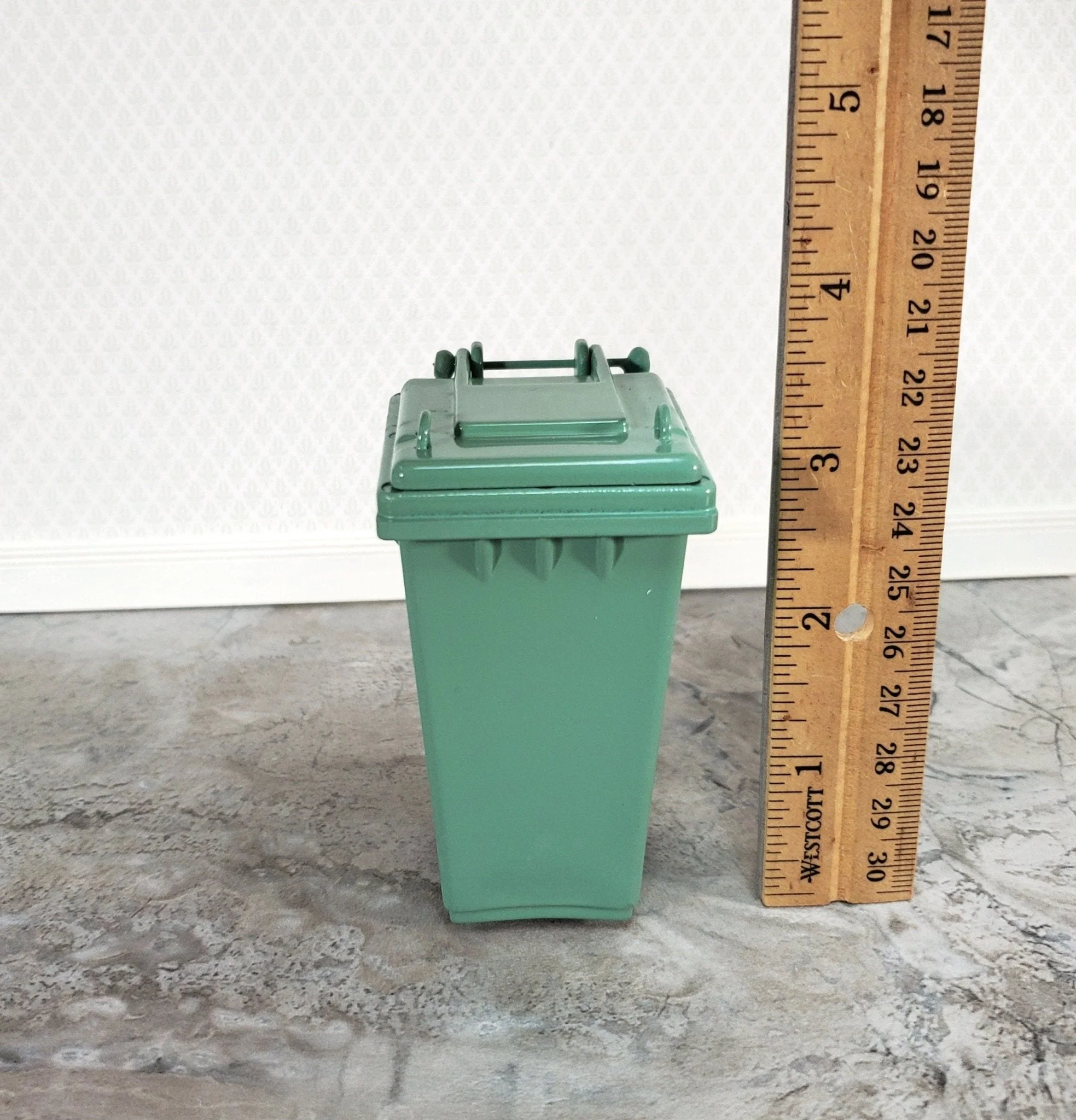 Dollhouse Green Garbage Can Wheelie Bin Opens 1:12 Scale Modern Miniatures - Image 4
