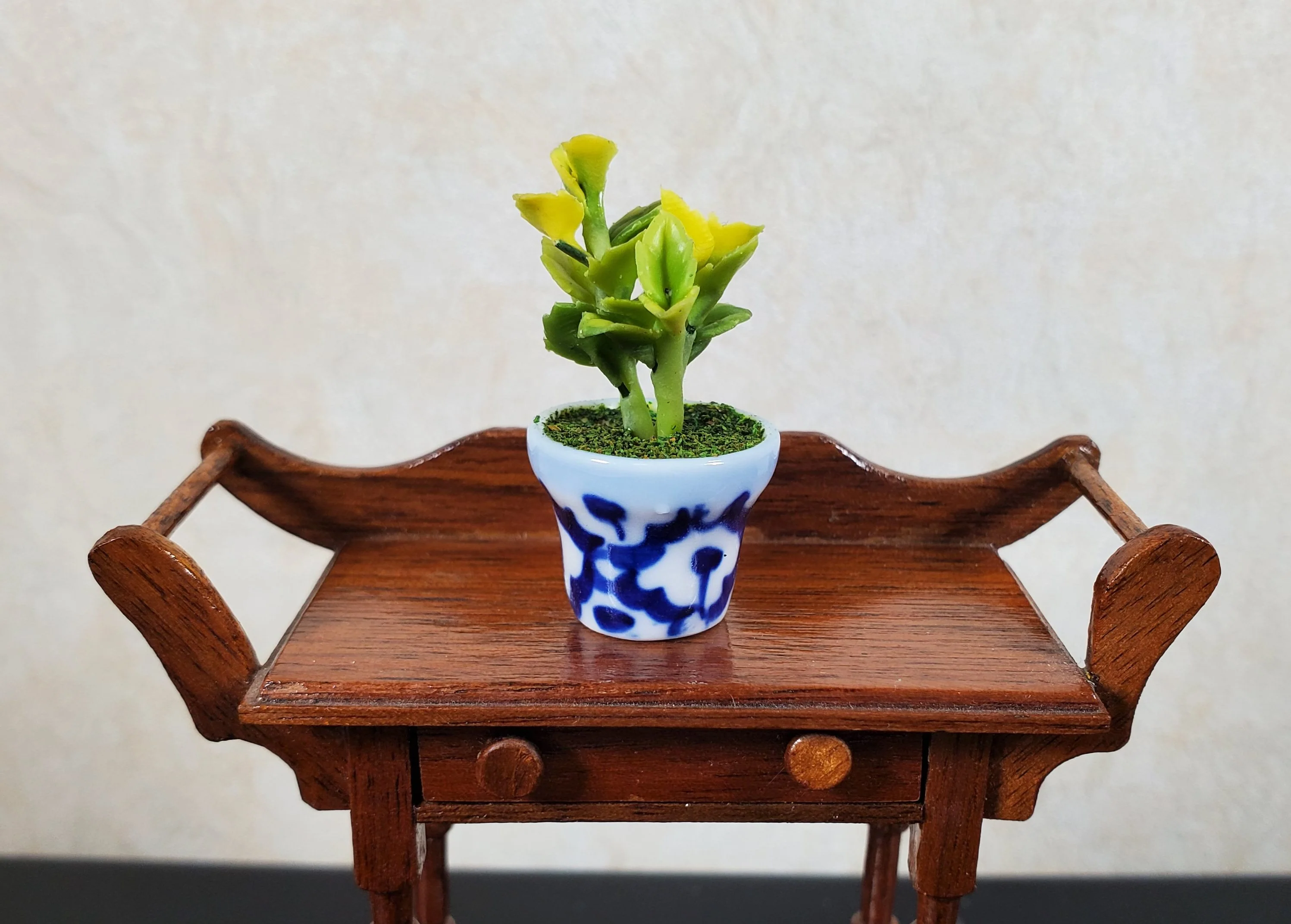 Dollhouse Green Houseplant in Blue & White Ceramic Planter 1:12 Scale Miniature - Image 2