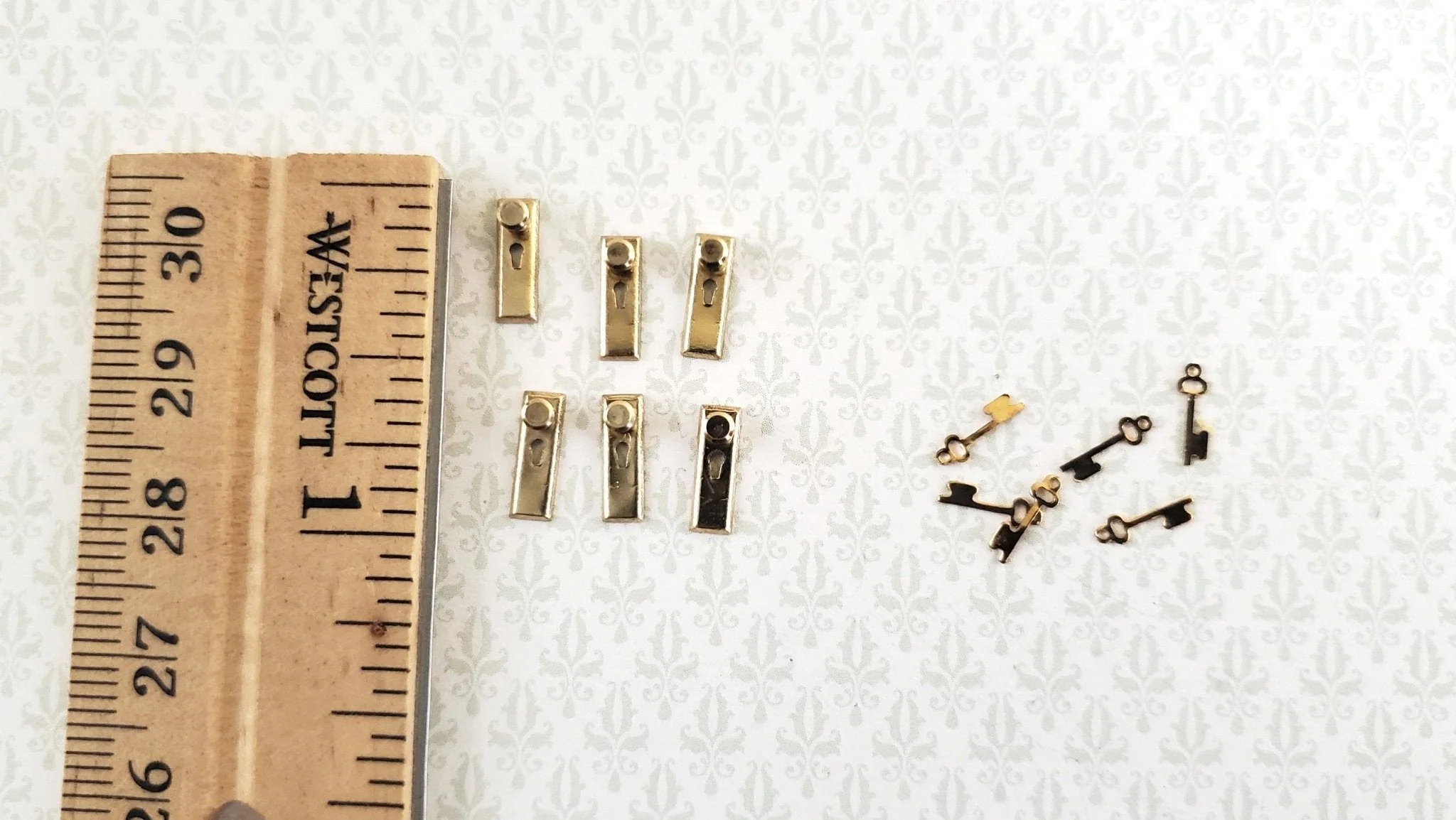 Dollhouse Half Scale Doorknobs with Keys Gold x6 1:24 Scale H1114 Houseworks - Image 3