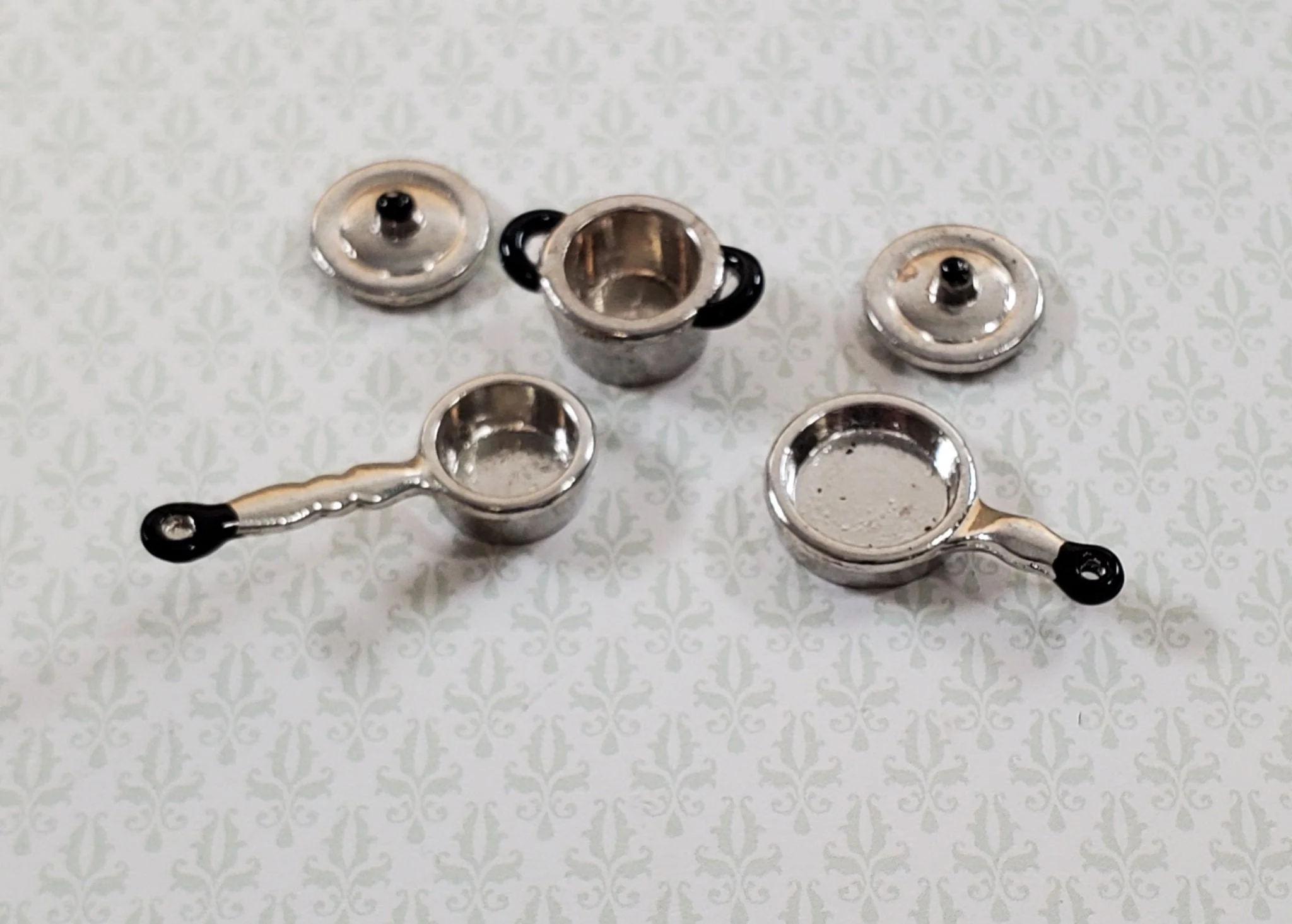 Dollhouse HALF SCALE Pots and Pans Silver Metal Set of 3 Small 1:24 Miniatures - Image 2