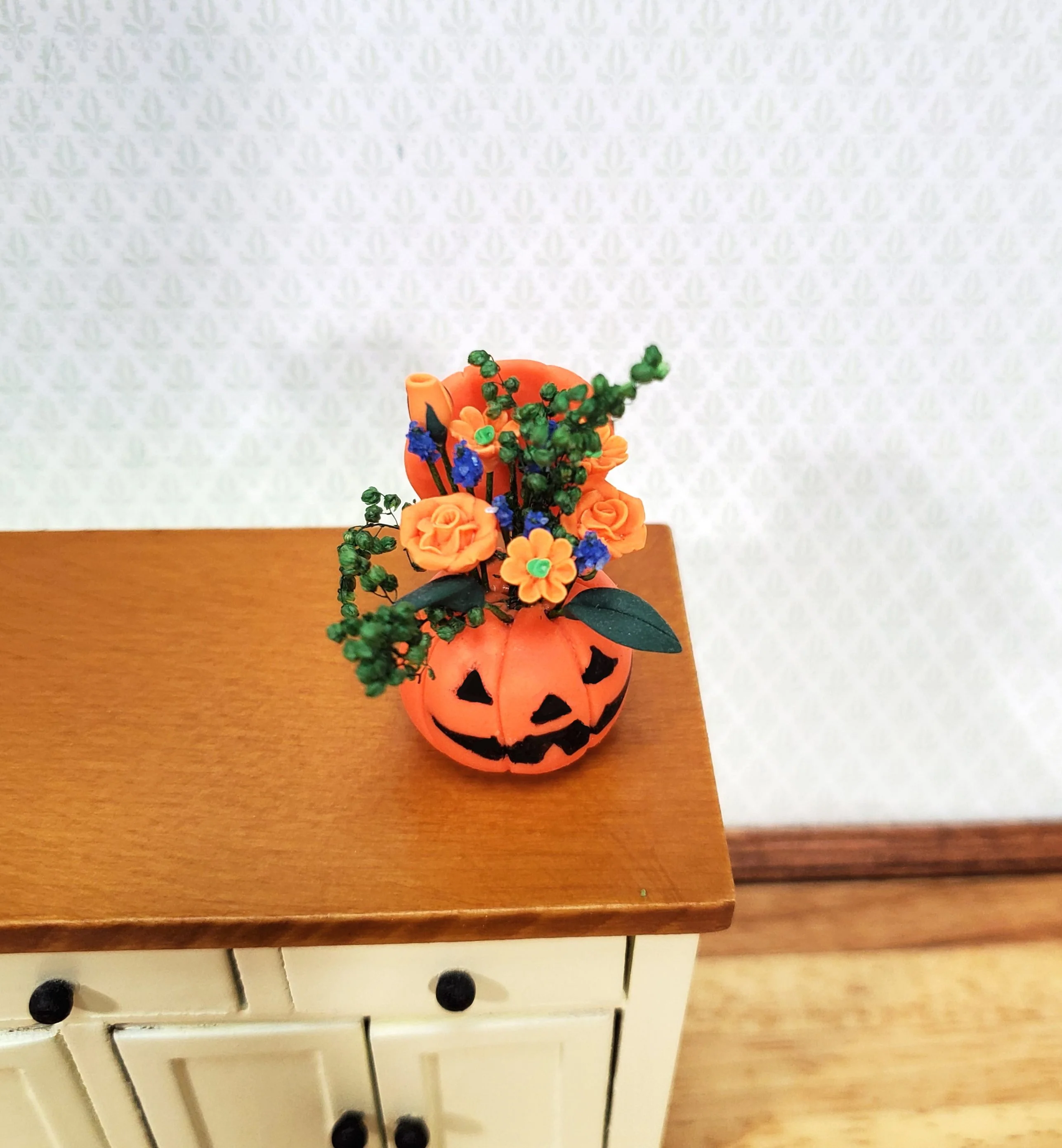 Dollhouse Halloween Fall Flowers Display Pumpkin 1:12 Scale Floral Arrangement - Image 2