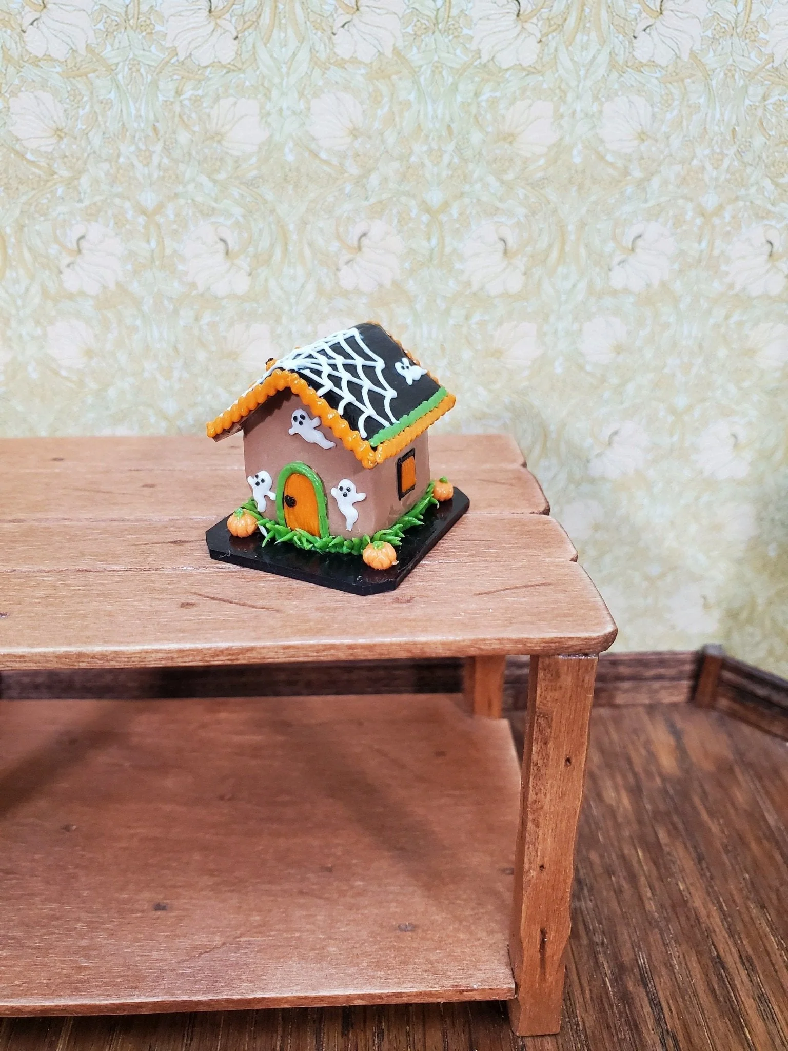 Dollhouse Halloween Gingerbread House 1:12 Scale Miniature Ghosts Spiders Pumpkins
