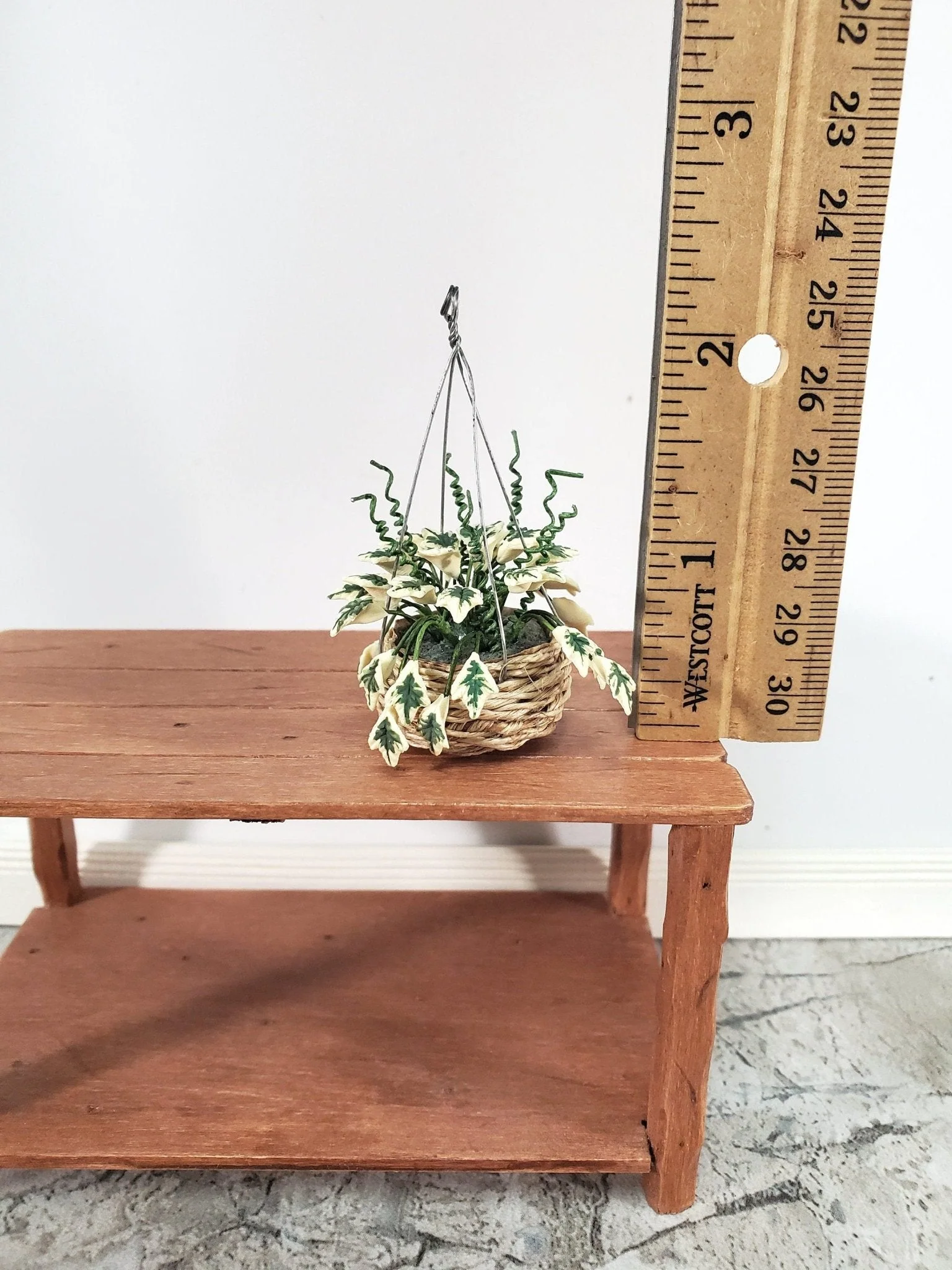 Dollhouse Hanging Plant Variegated English Ivy in Natural Fiber Basket 1:12 Scale Miniature - Image 3