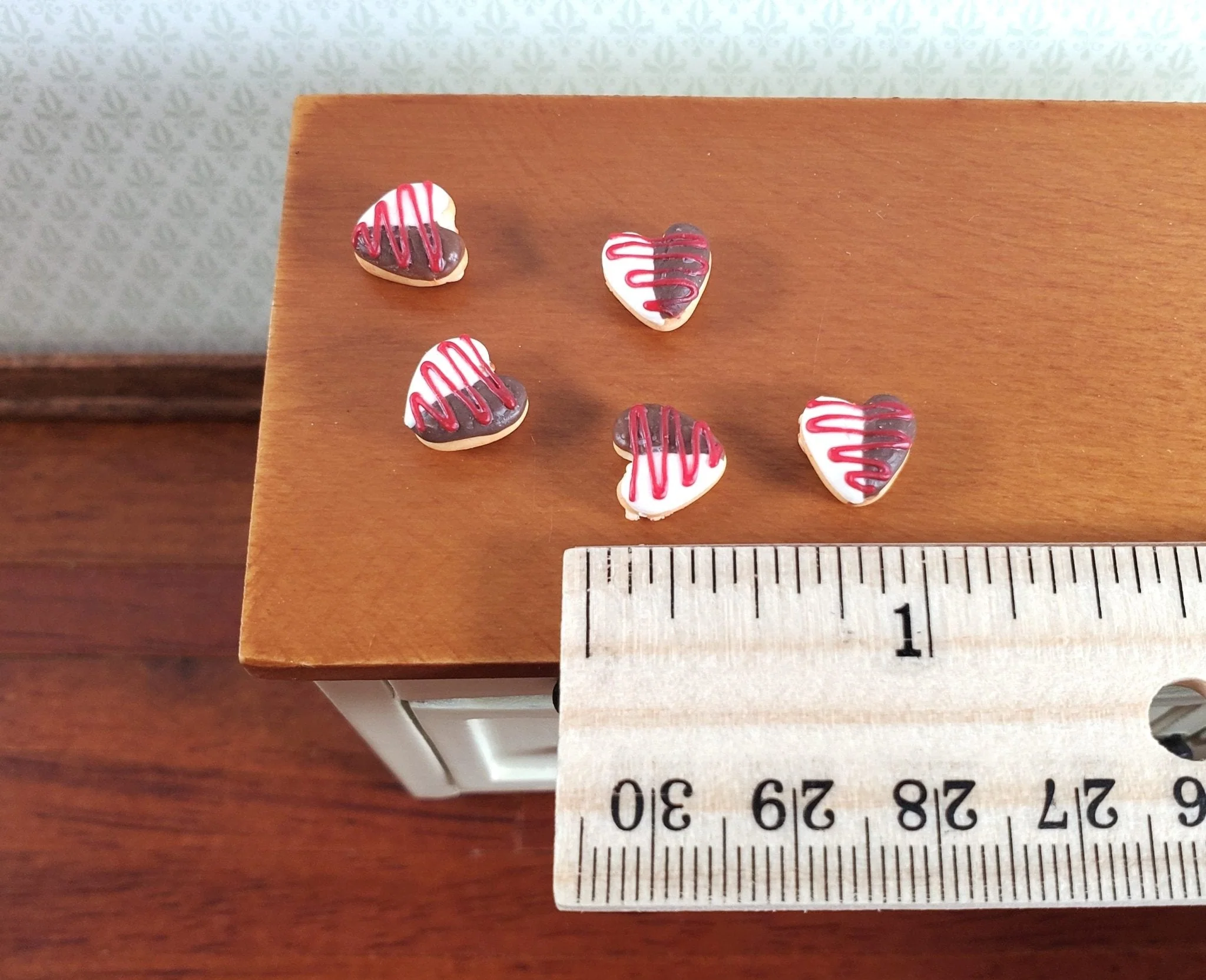 Dollhouse Heart Donuts Pastries x5 1:12 Scale Miniature Food Desserts Cookies - Image 2