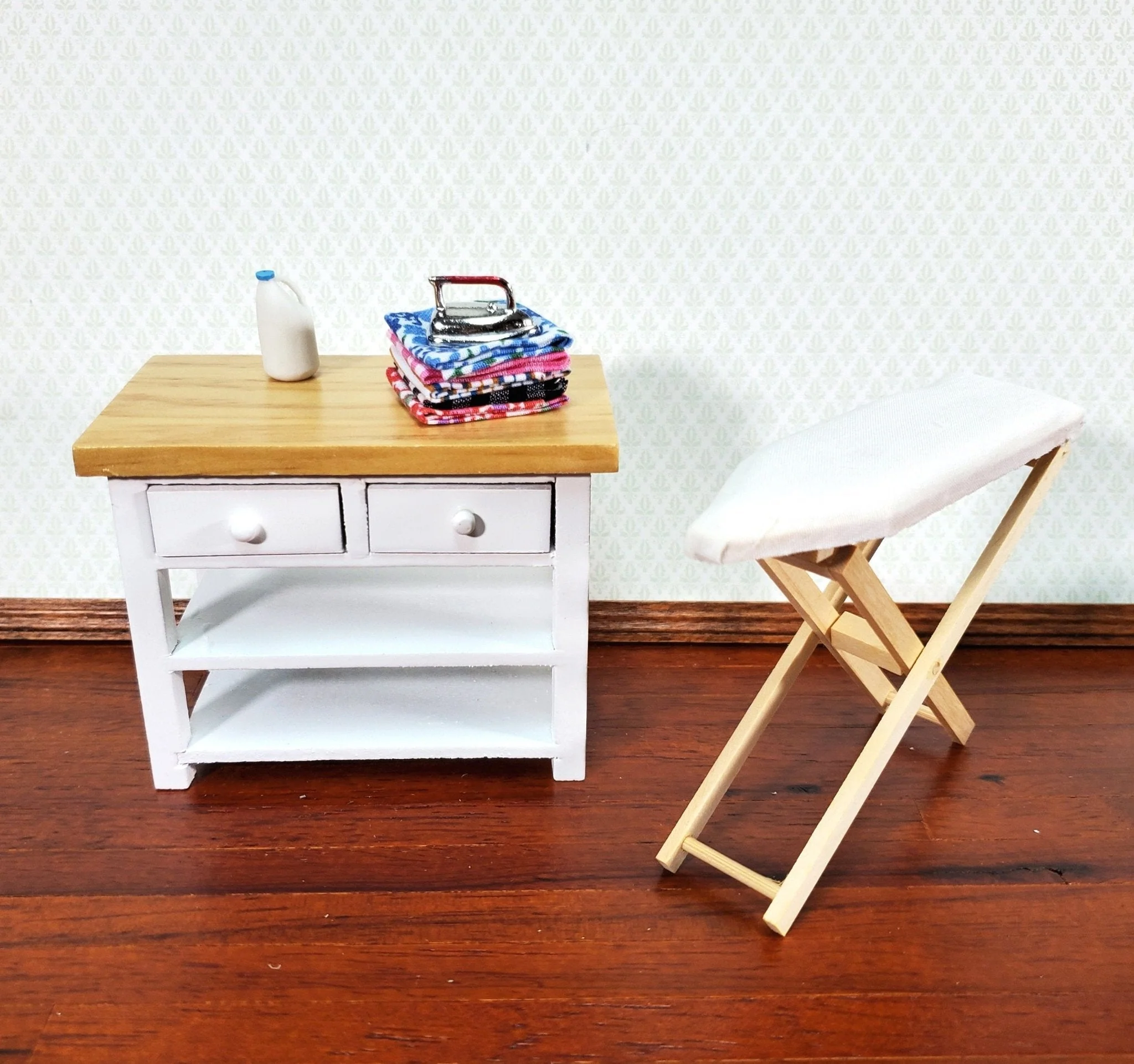 Dollhouse Iron with Folded Linens Set 1:12 Scale Miniature Laundry Room Decor - Image 2