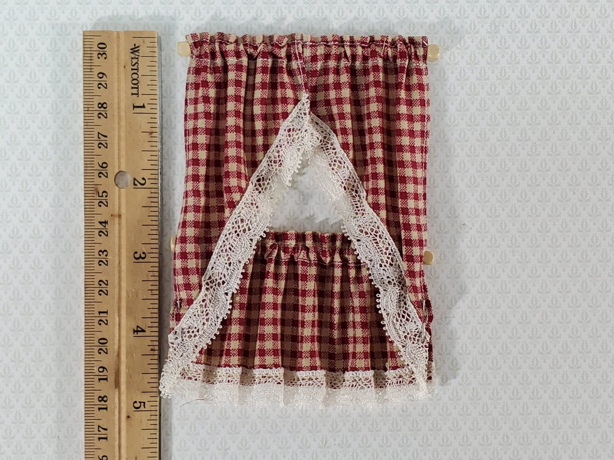 Dollhouse Kitchen Cafe Curtains Red Checked with Lace and Curtain Rod 1:12 Scale - Image 2