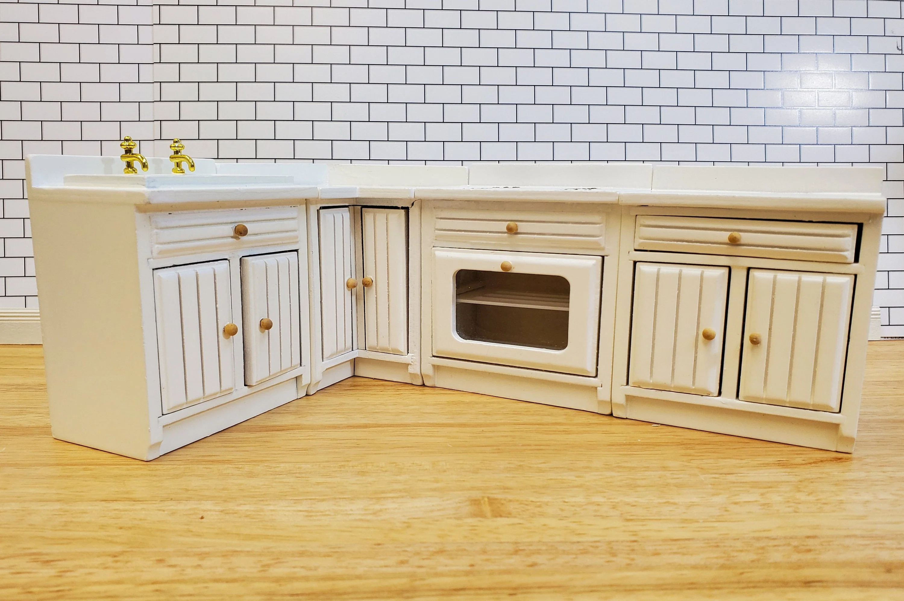 Dollhouse Kitchen Set White Sink Stove Oven Corner Piece 1:12 Scale