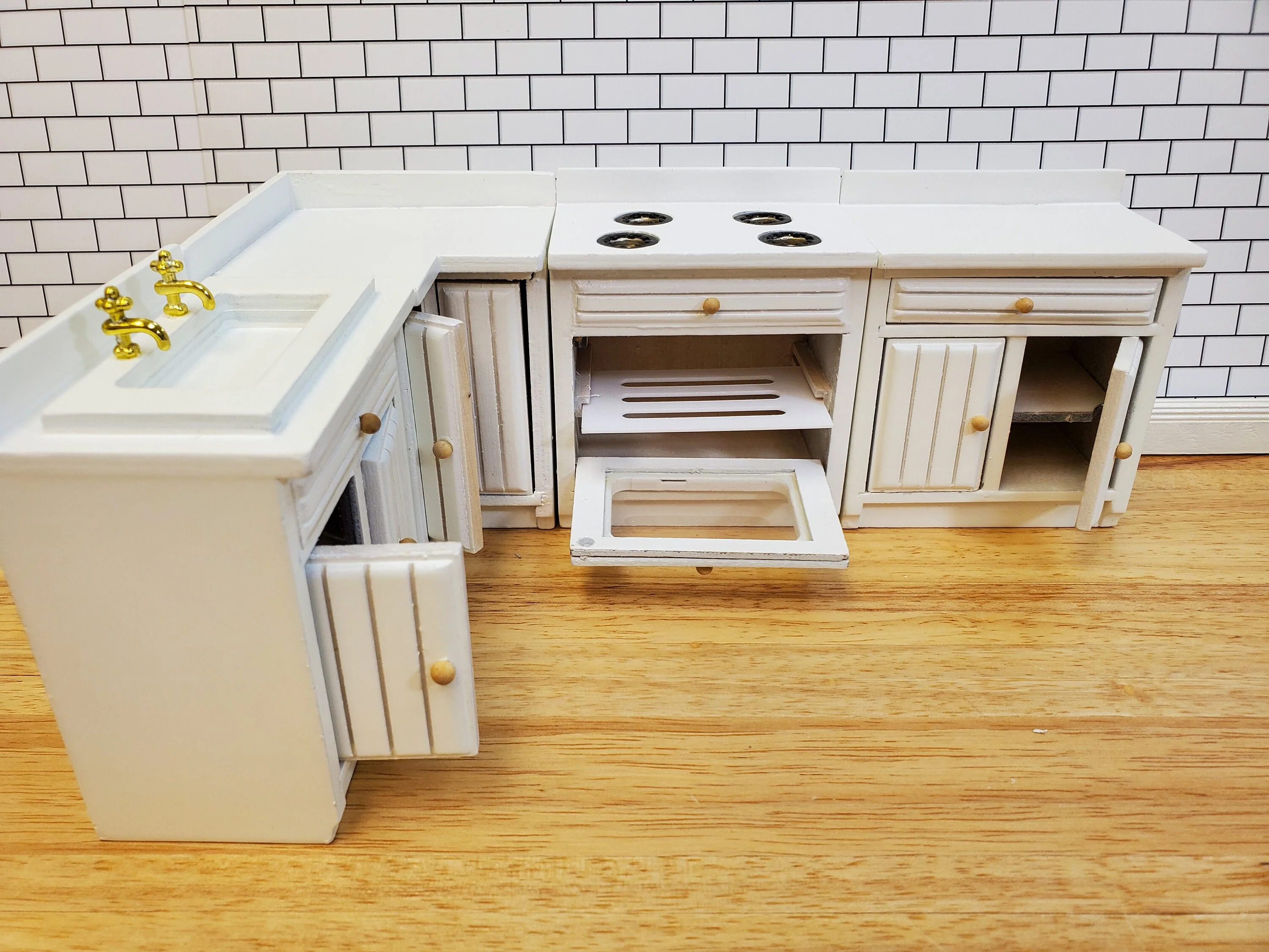Dollhouse Kitchen Set White Sink Stove Oven Corner Piece 1:12 Scale - Image 3