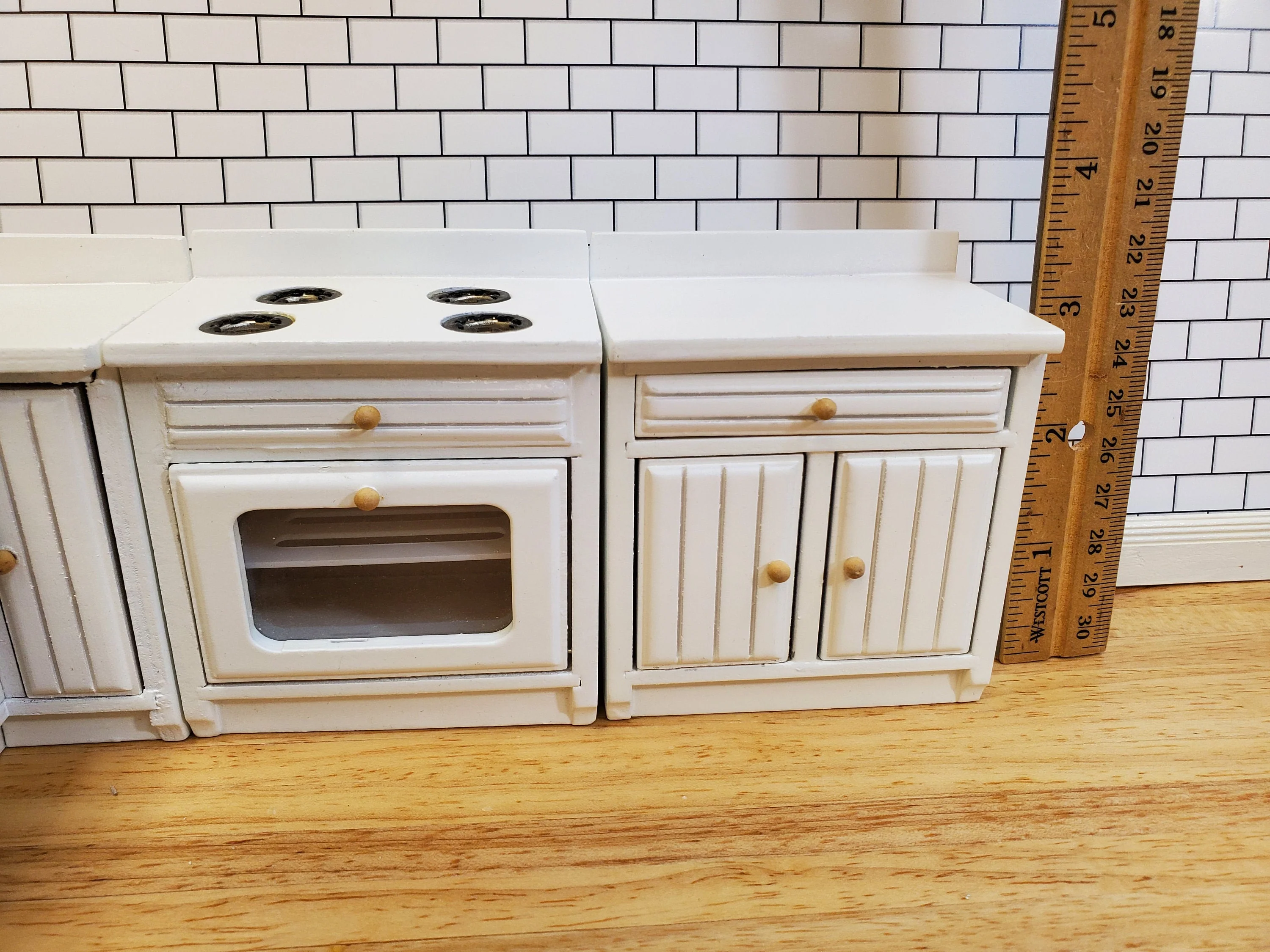 Dollhouse Kitchen Set White Sink Stove Oven Corner Piece 1:12 Scale - Image 5