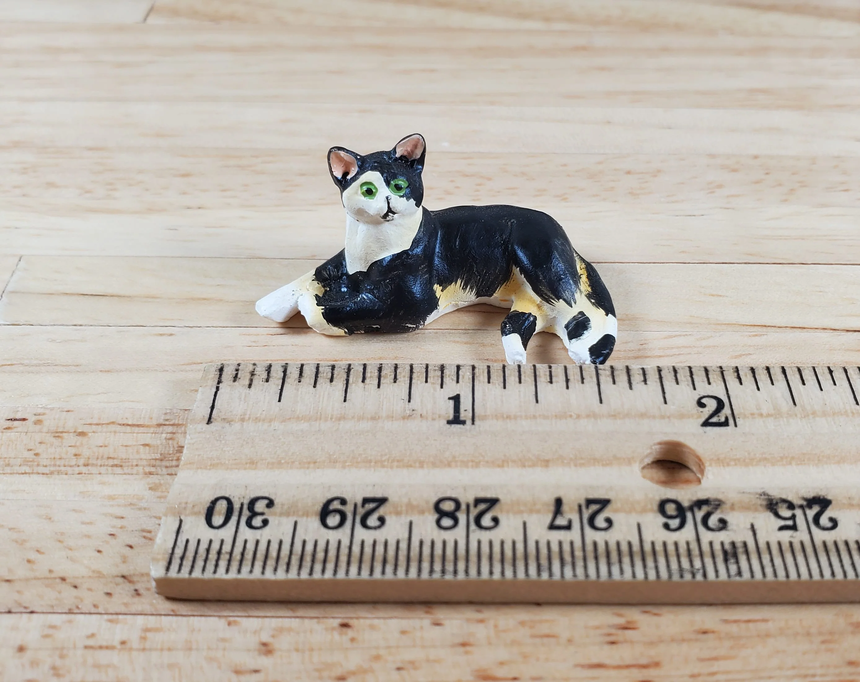 Dollhouse Kitty Cat Calico Lying Down on Side 1:12 Scale Miniature Pet - Image 3