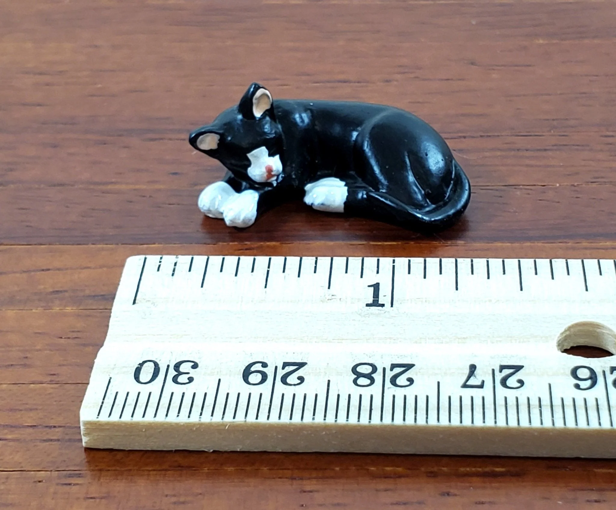 Dollhouse Kitty Cat Tuxedo Black and White Sleeping Curled Up 1:12 Scale Miniature - Image 5