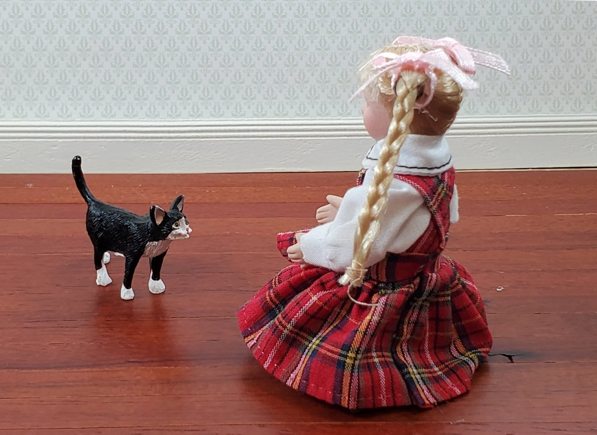 Dollhouse Kitty Cat Tuxedo Black and White Walking 1:12 Scale Miniature Pet - Image 5