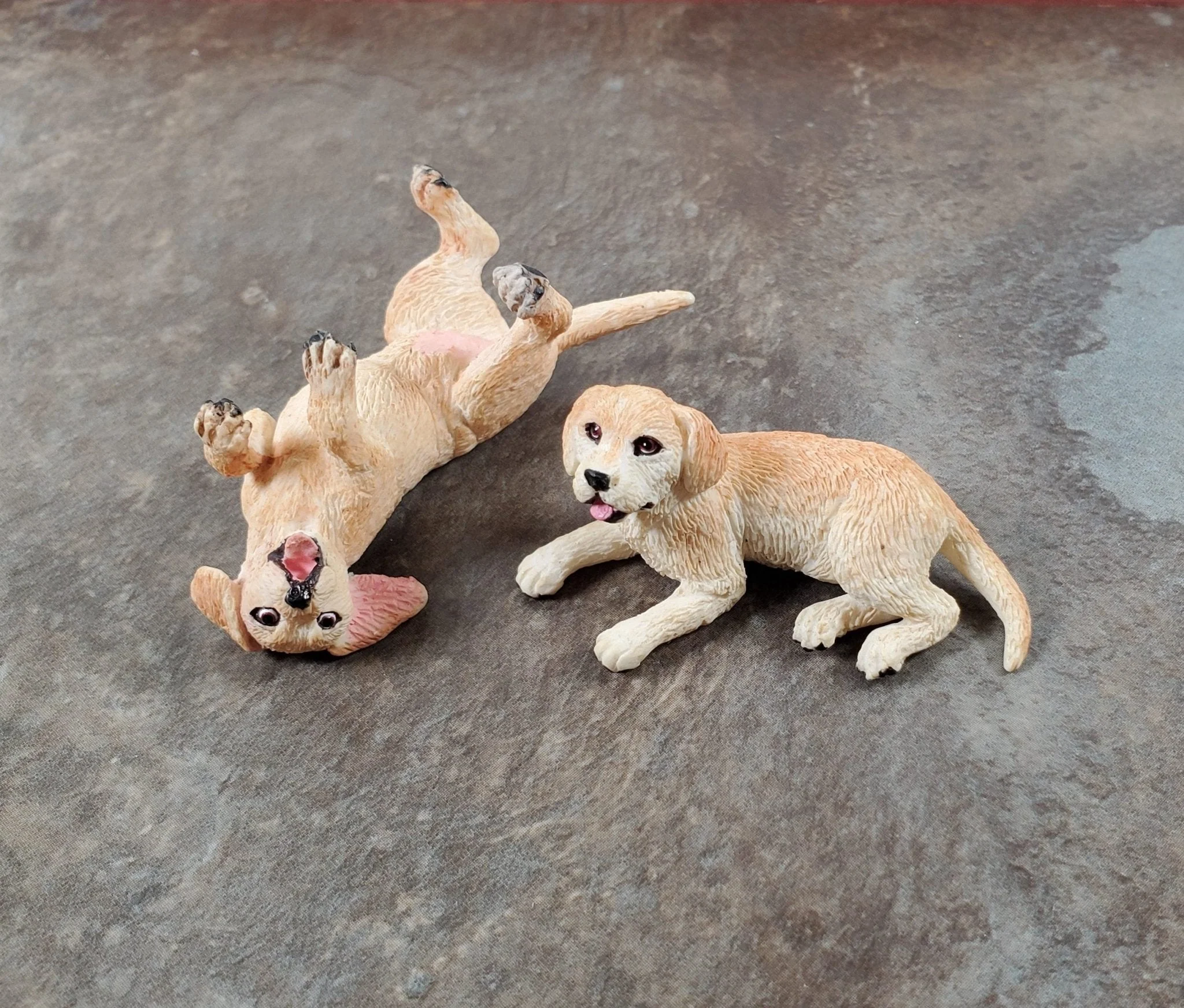 Dollhouse Labrodor Retriever Lab Puppy Dog Sitting 1:12 Scale Miniature Animal - Image 3