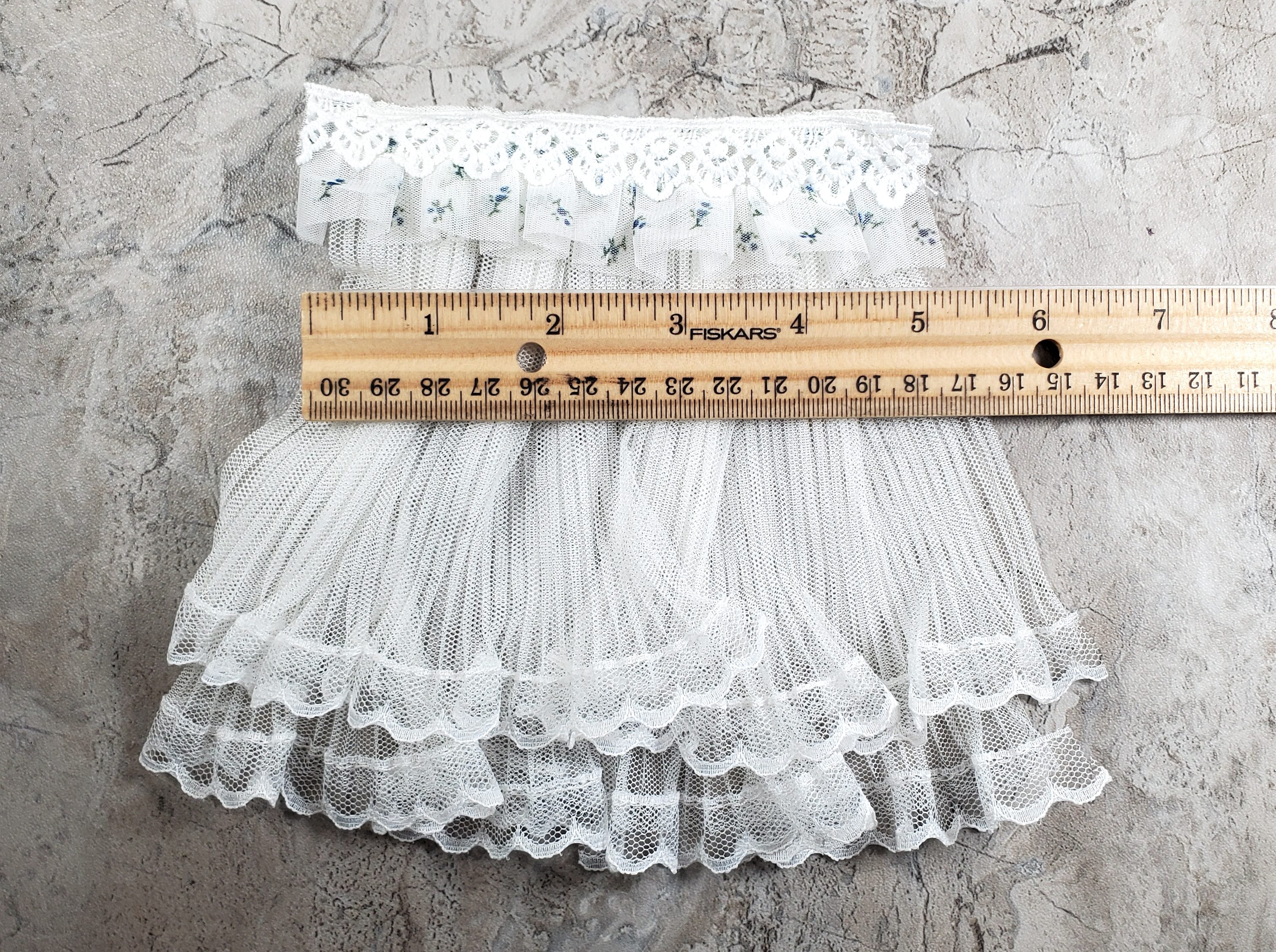 Dollhouse Lace Curtains Cream with Blue Floral Valance 1:12 Scale 5" W x 6" L - Image 3