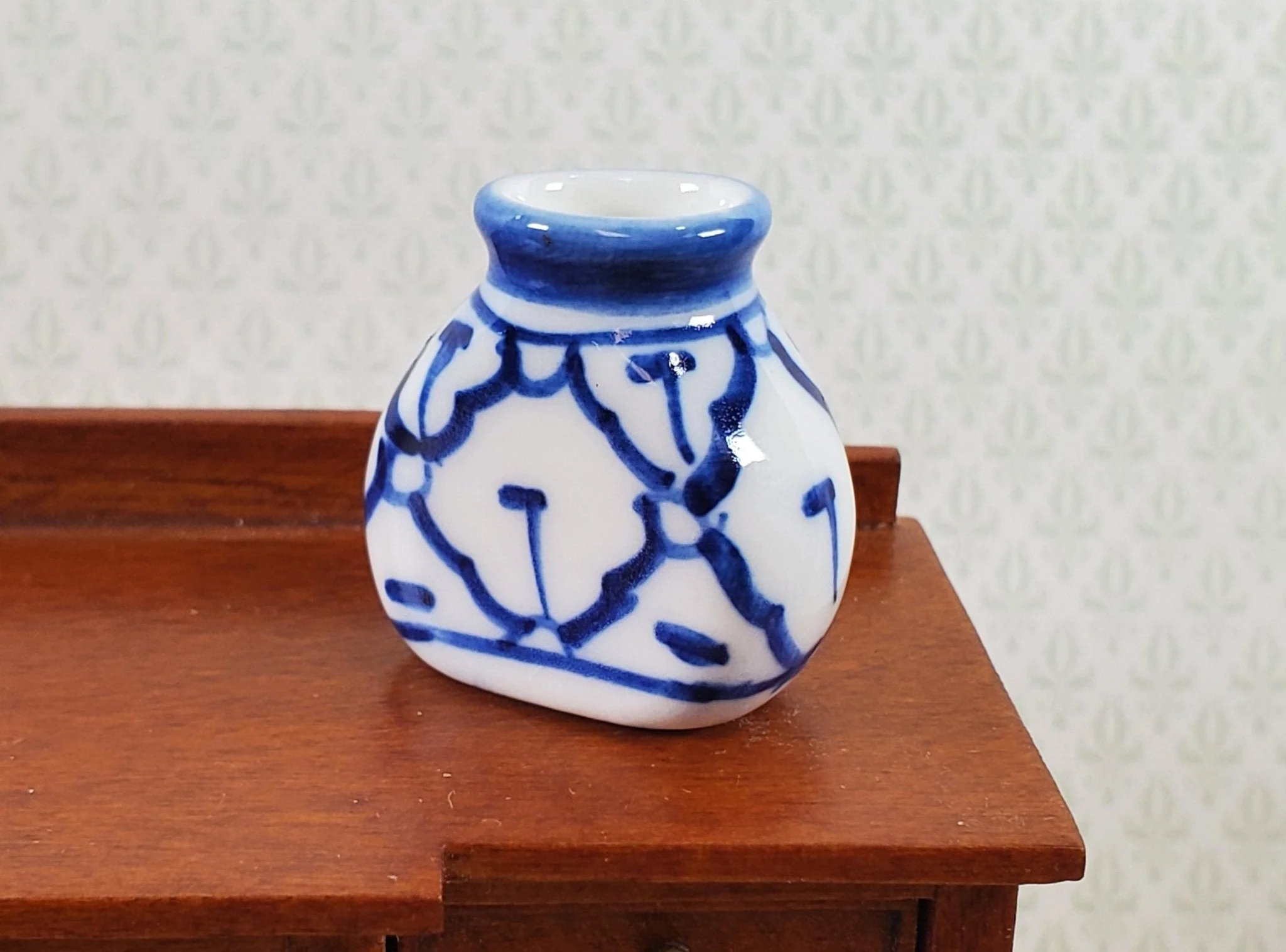 Dollhouse Large Blue & White Decorative Vase Flat Sides 1:12 Scale Miniature