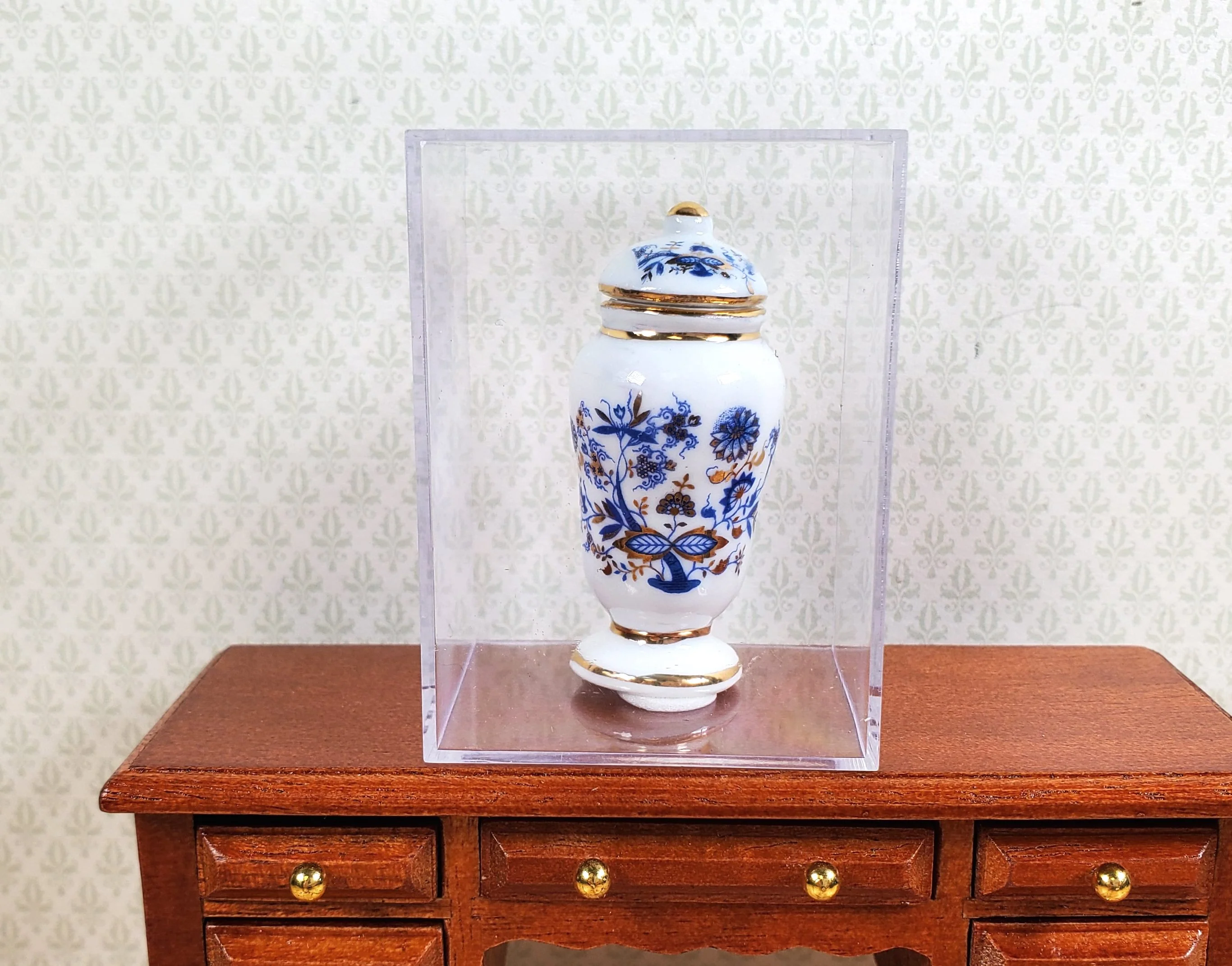 Dollhouse Large Jar with Lid Reutter Porcelain Blue Onion 1:12 Scale Miniature - Image 2