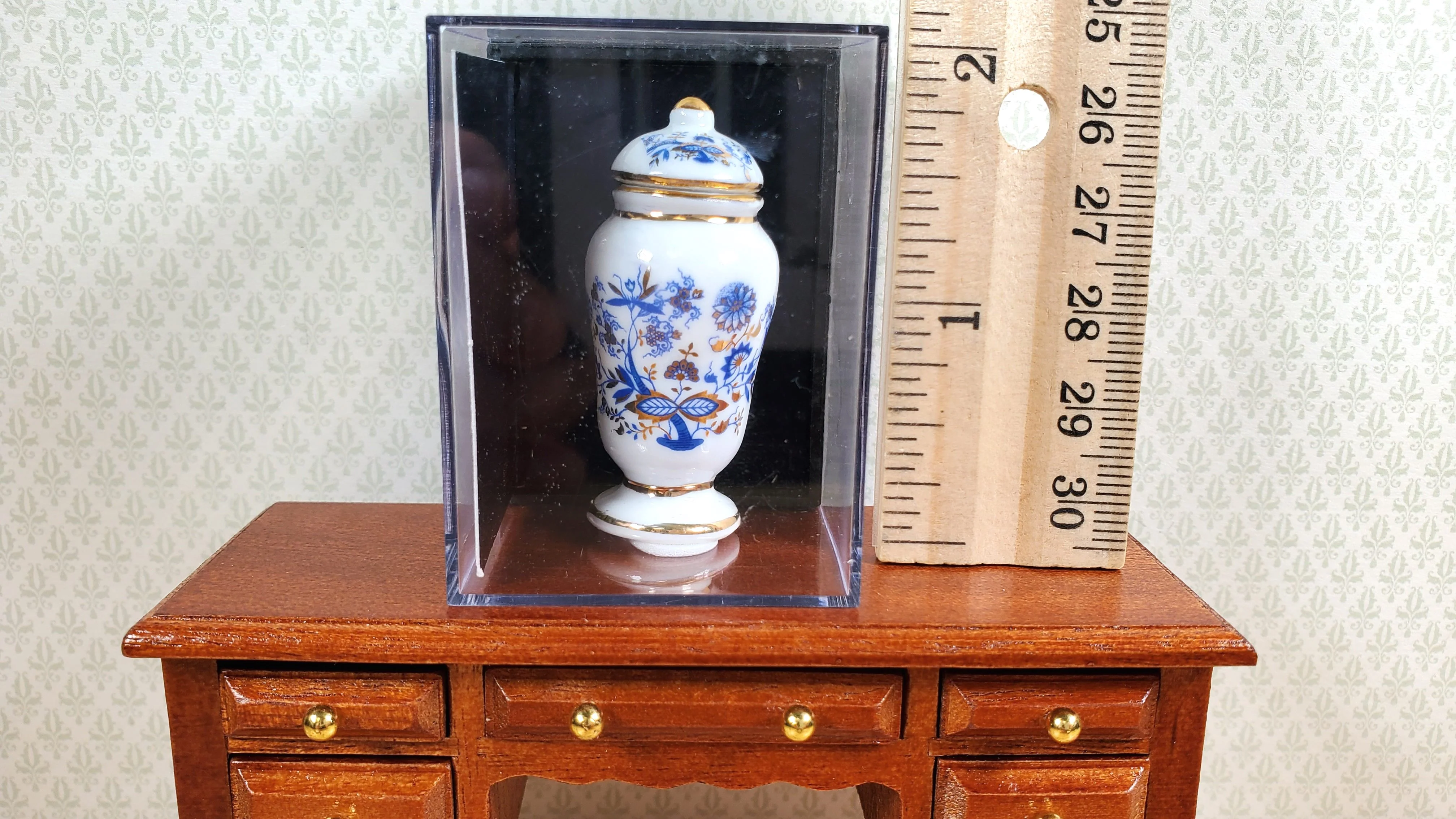 Dollhouse Large Jar with Lid Reutter Porcelain Blue Onion 1:12 Scale Miniature - Image 3