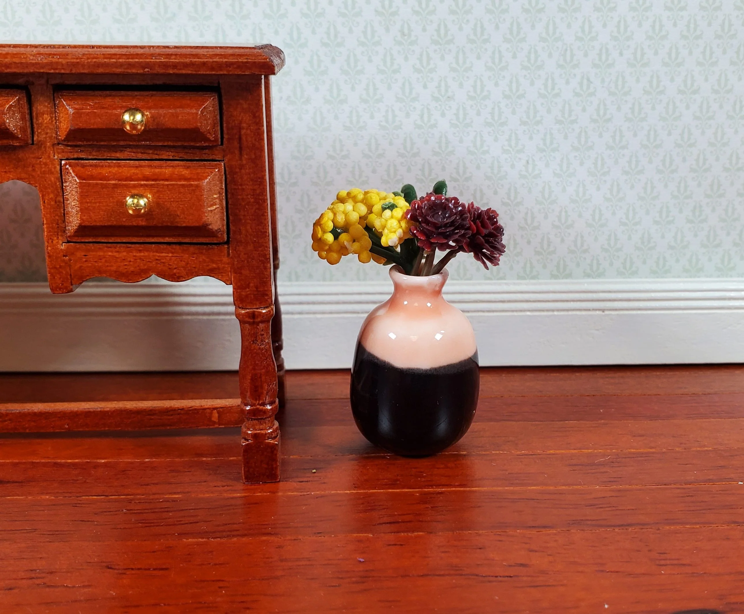 Dollhouse Large Pink & Black Ceramic Vase 1:12 Scale Miniature - Image 2