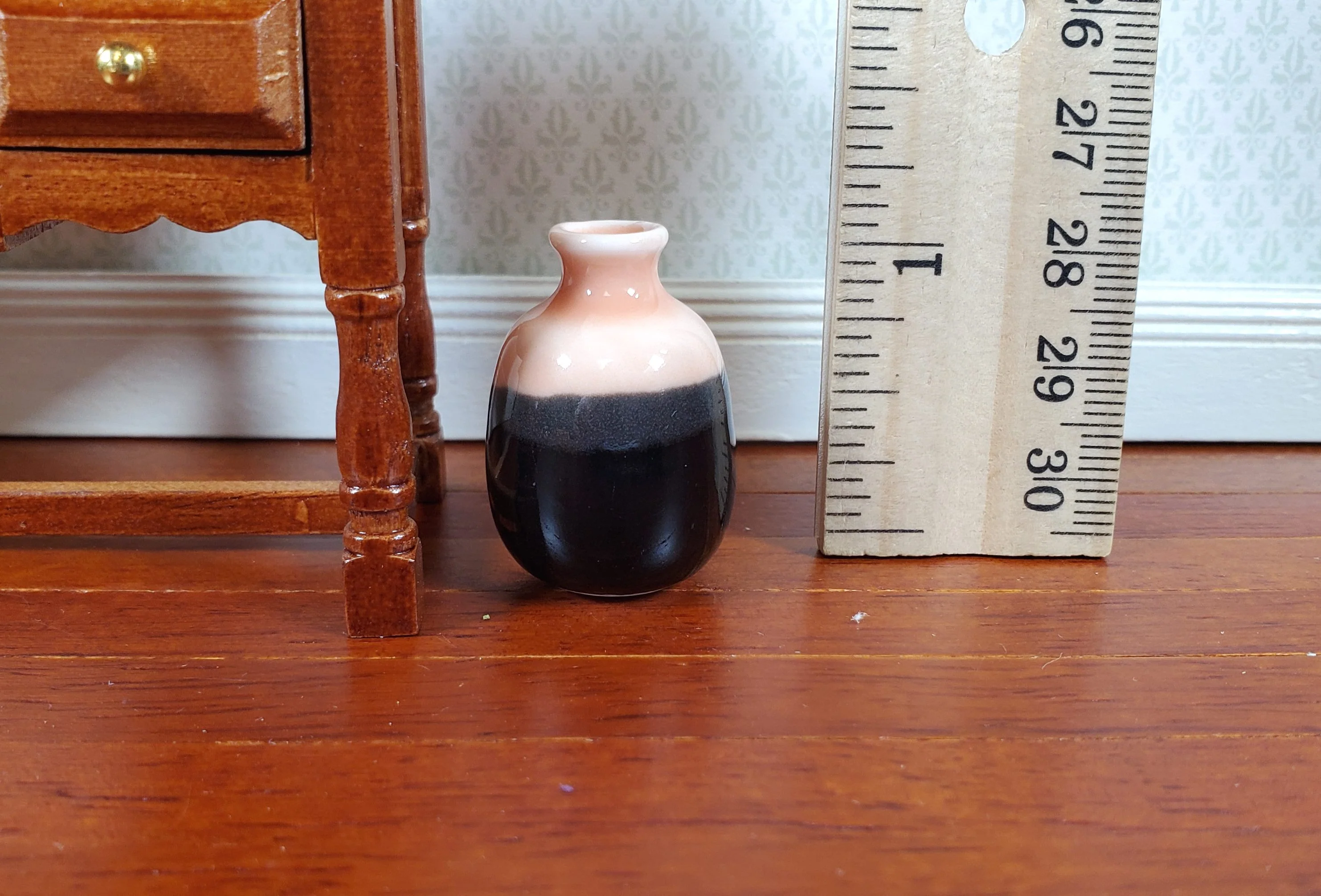 Dollhouse Large Pink & Black Ceramic Vase 1:12 Scale Miniature - Image 3