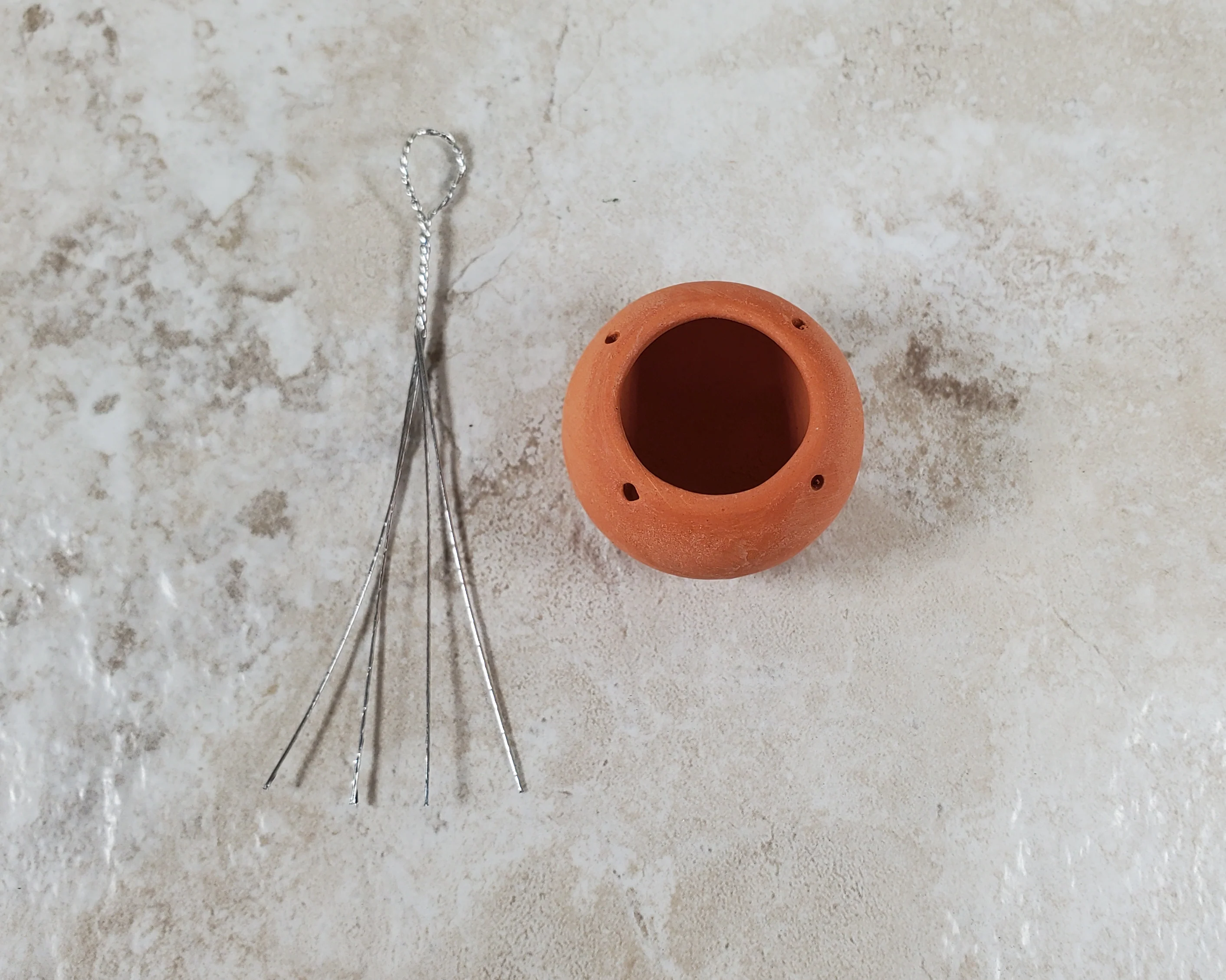 Dollhouse Large Round Hanging Terra Cotta Planter 1:12 Scale Miniature - Image 2