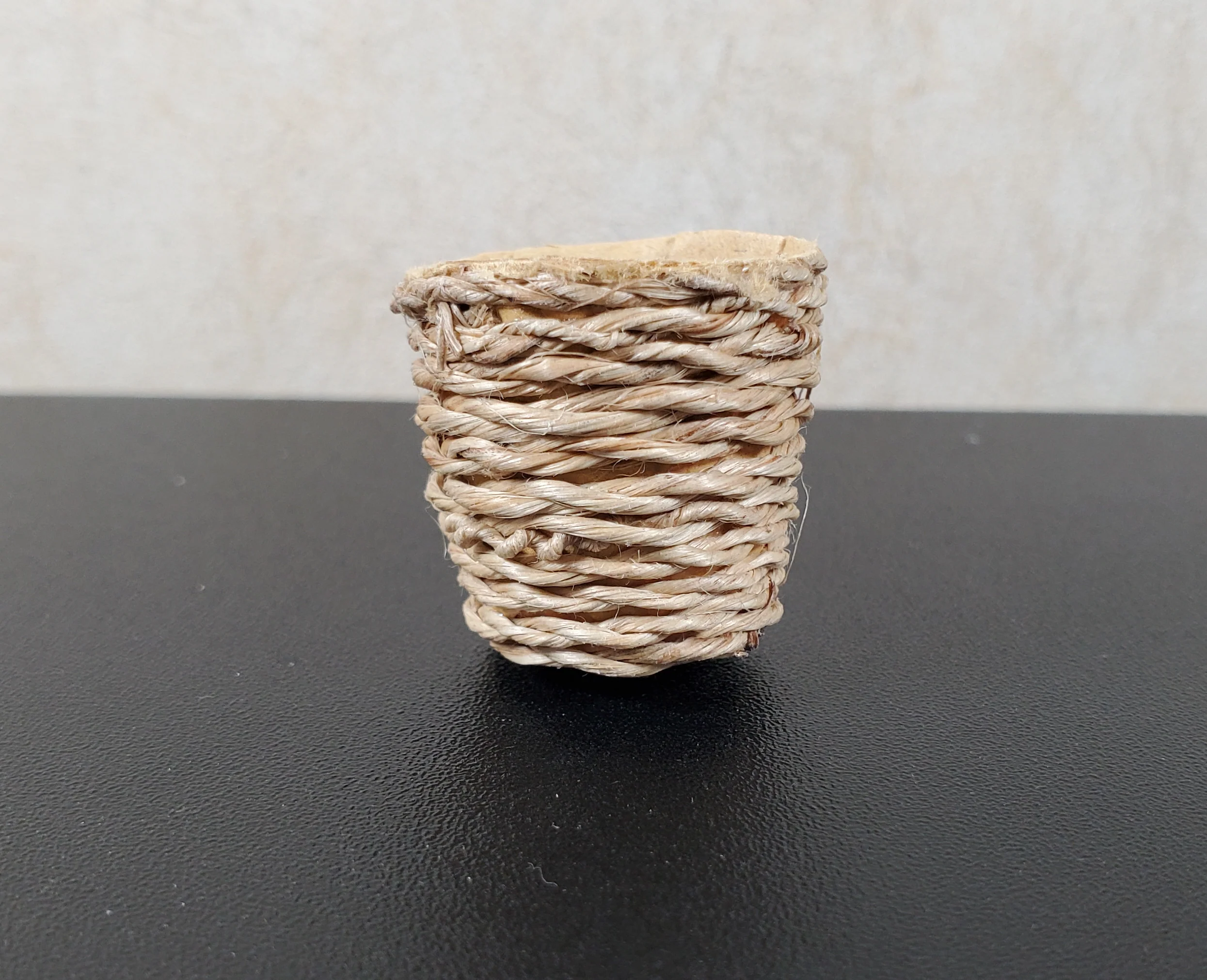 Dollhouse Large Round Natural Fiber Basket 1:12 Scale Miniature