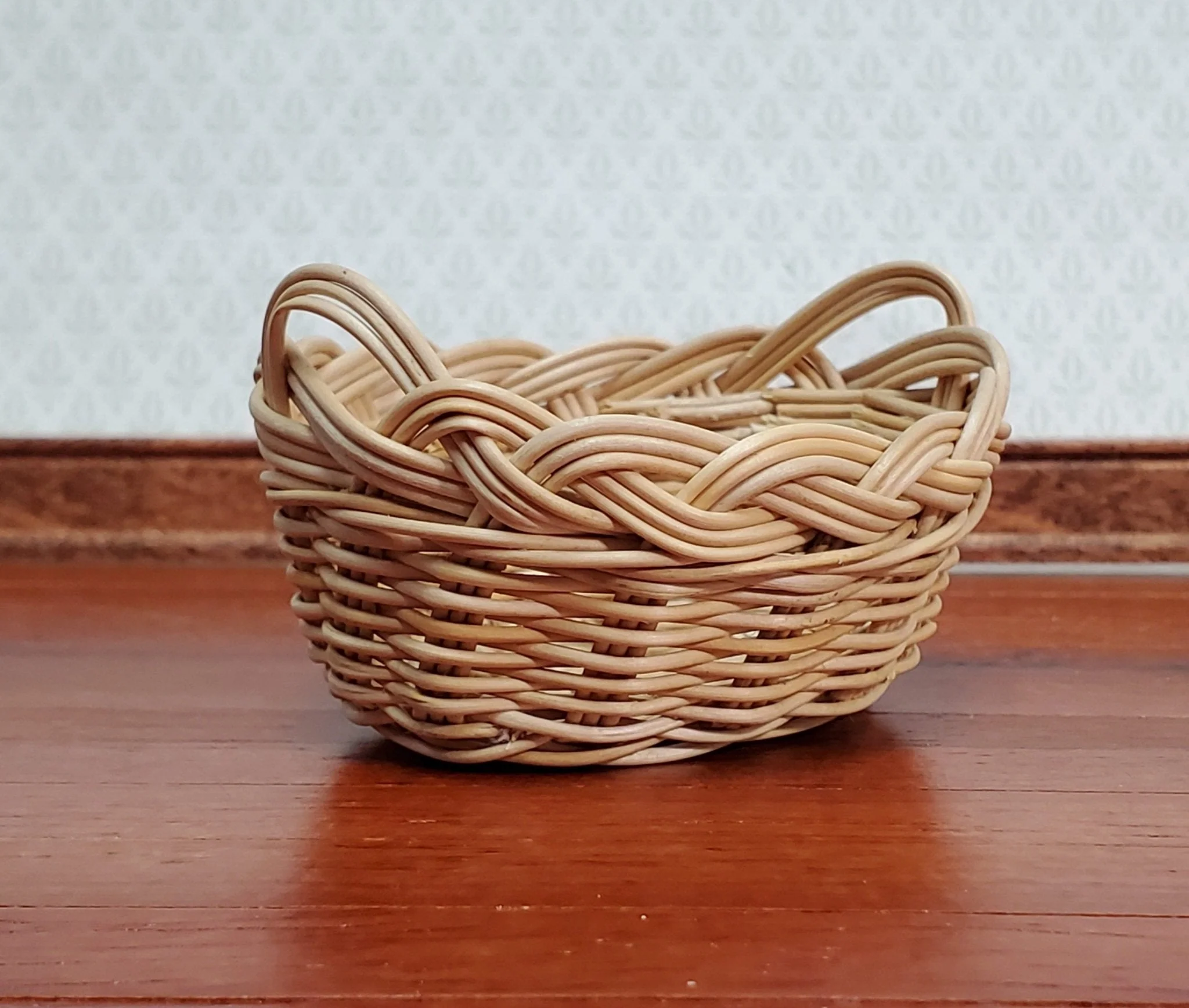 Dollhouse Laundry Basket Straw Fiber Oval with Handles 1:12 Scale Miniature