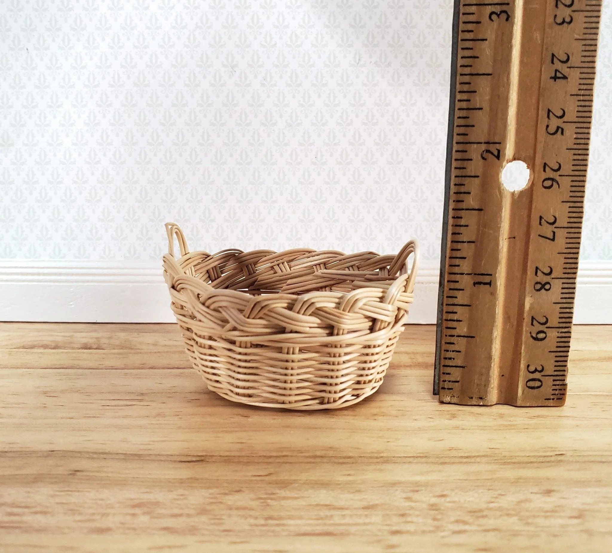 Dollhouse Laundry Basket Straw Fiber Oval with Handles 1:12 Scale Miniature - Image 4