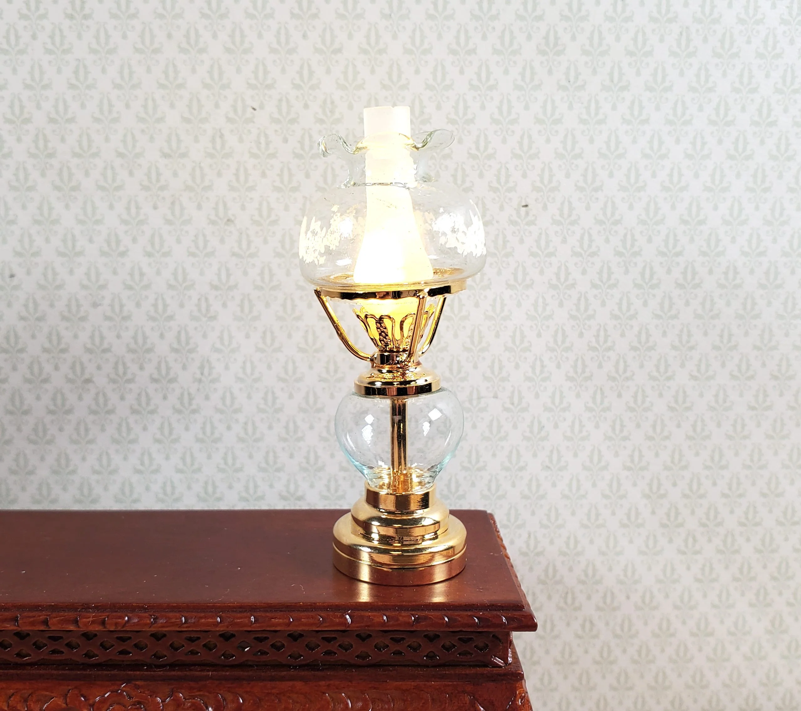 Dollhouse Light Hurricane Oil Lamp Battery Operated 1:12 Scale Gold