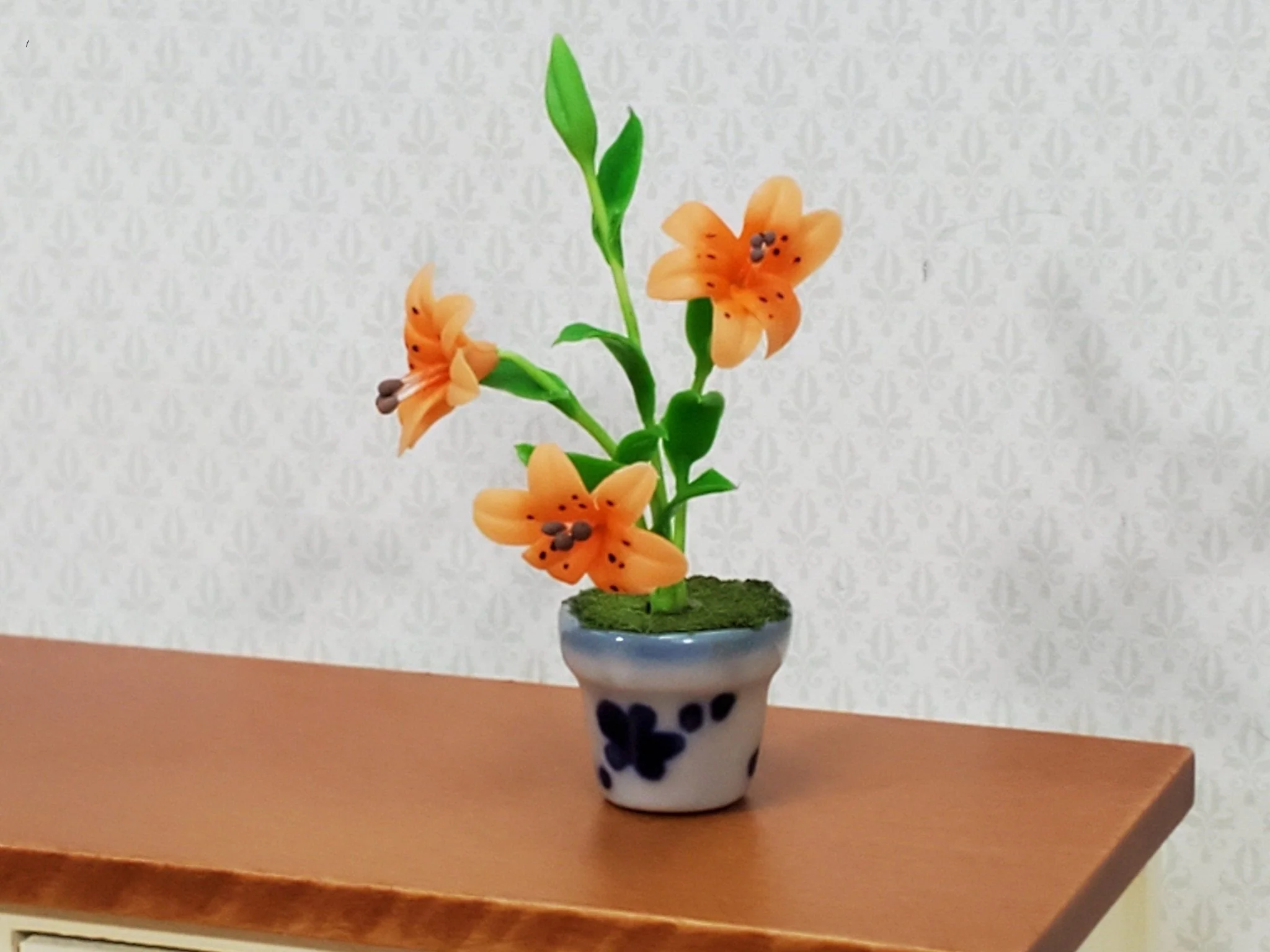 Dollhouse Lily Lilies Flowers Orange in Ceramic Pot 1:12 Scale Miniature Plant